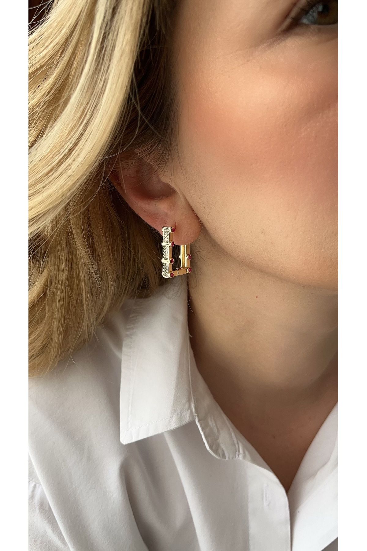 Fasion Jewelry Zirkon taşlı pembe taş detaylı Serenay küpesi