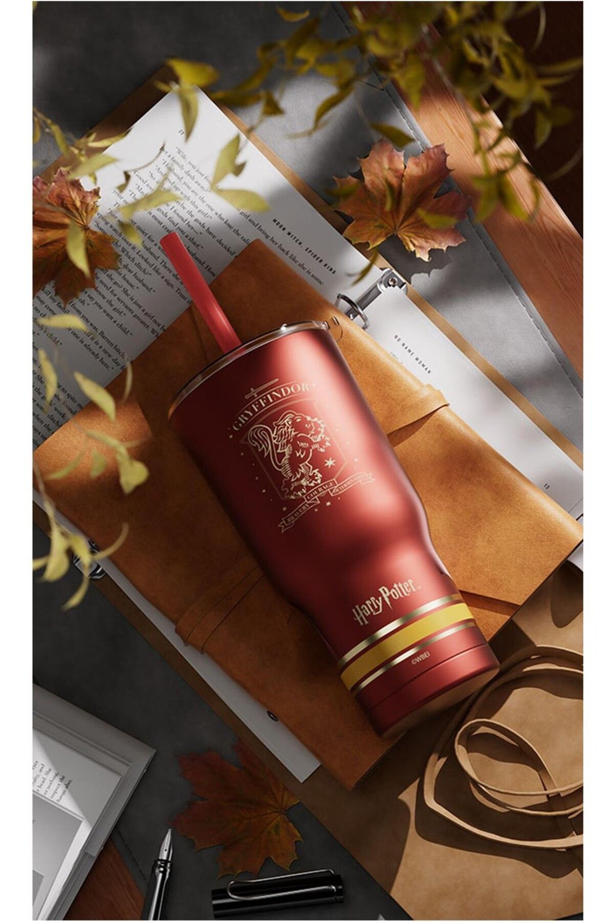 Miniso Harry Potter Lisanslı Pipetli Termos (580ml) - Gryffindor