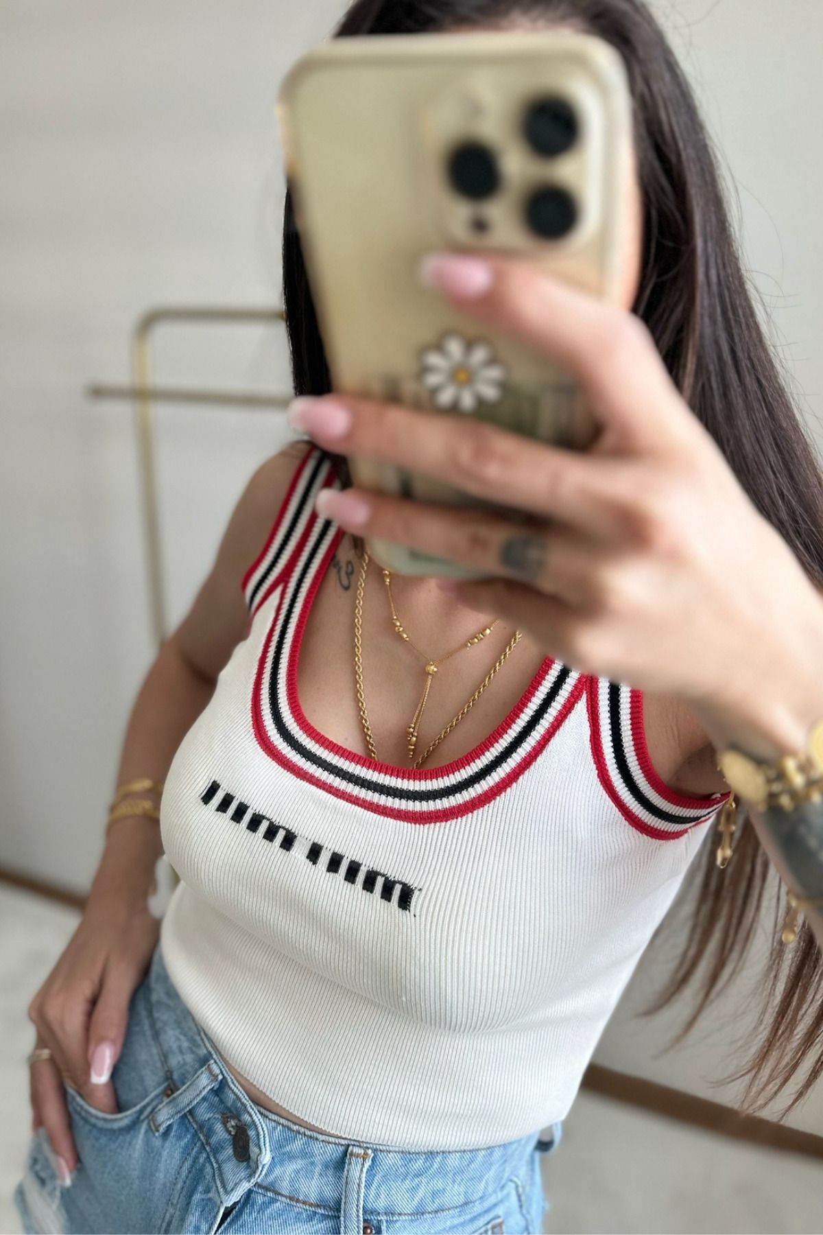 MoyStore Yazı İşlemei Çizgili Yumuş Askılı Crop Bluz Beyaz