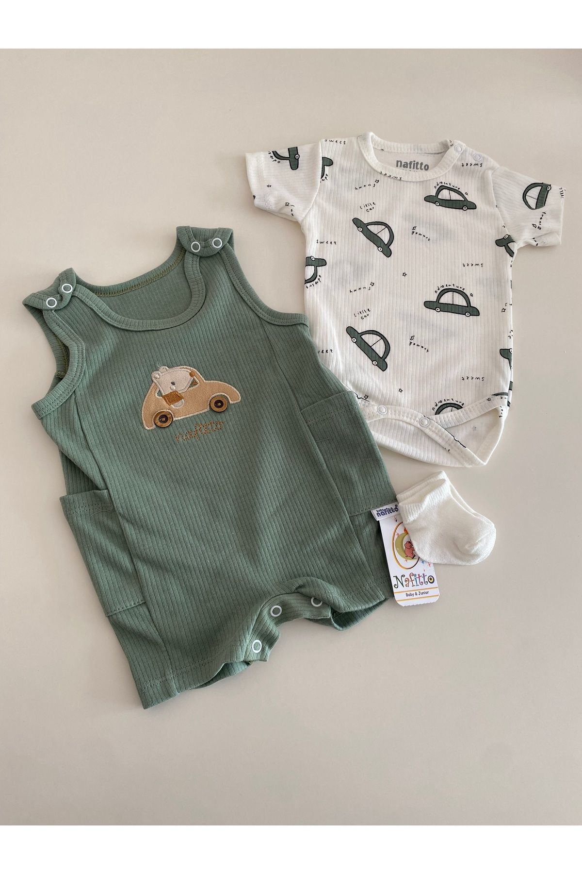 Nafitto baby&junior Nafitto baby sevimli arabalı, çoraplı 3’lü tulum seti