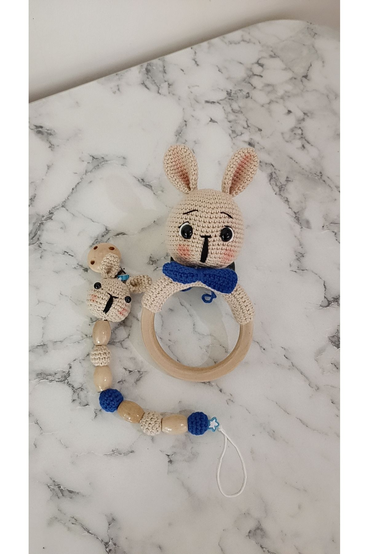 AYÇA ACUN Amigurumi tavşan çıngırak ve emzik zinciri 2li set