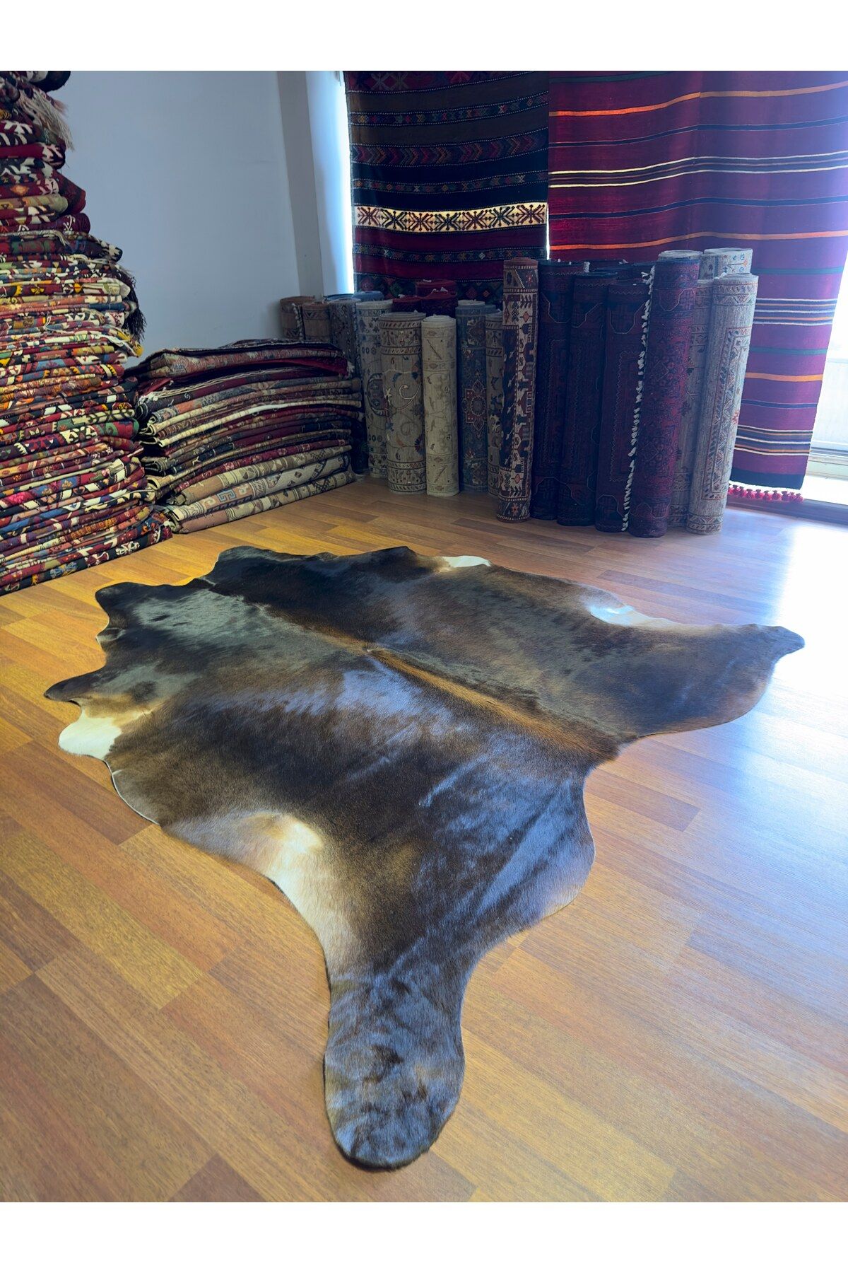 DOGANLAR ANTIQ GERÇEK DERİ NATUREL DANA DERİSİ 171 KOYU KAHVE 205X220 POST HALI
