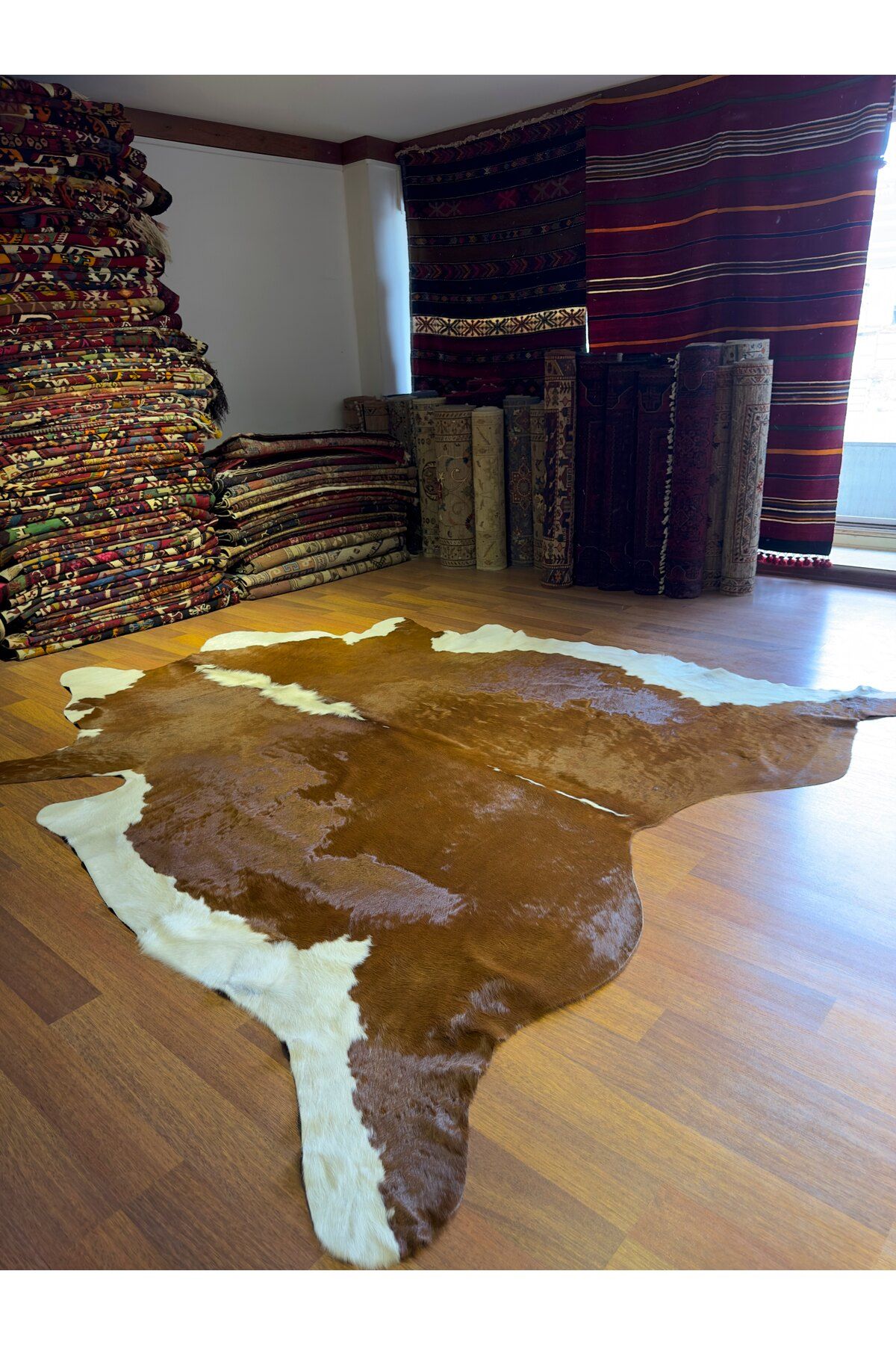 DOGANLAR ANTIQ GERÇEK DERİ NATUREL DANA DERİSİ 155 KAHVE 238X250 POST HALI