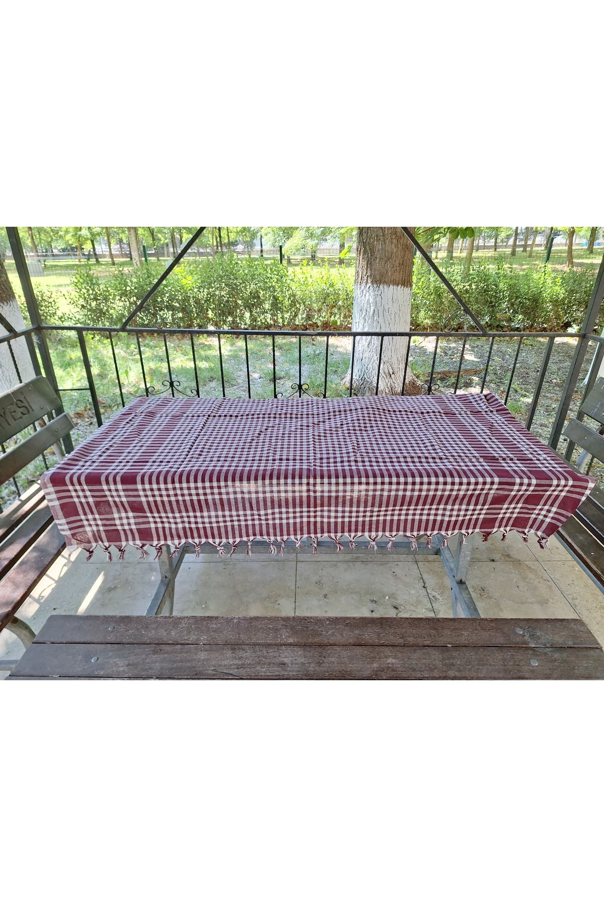 EMPA A V M 170x170 piknik örtüsü, Sofra bezi ve 4 adet yaylı masa mandalı
