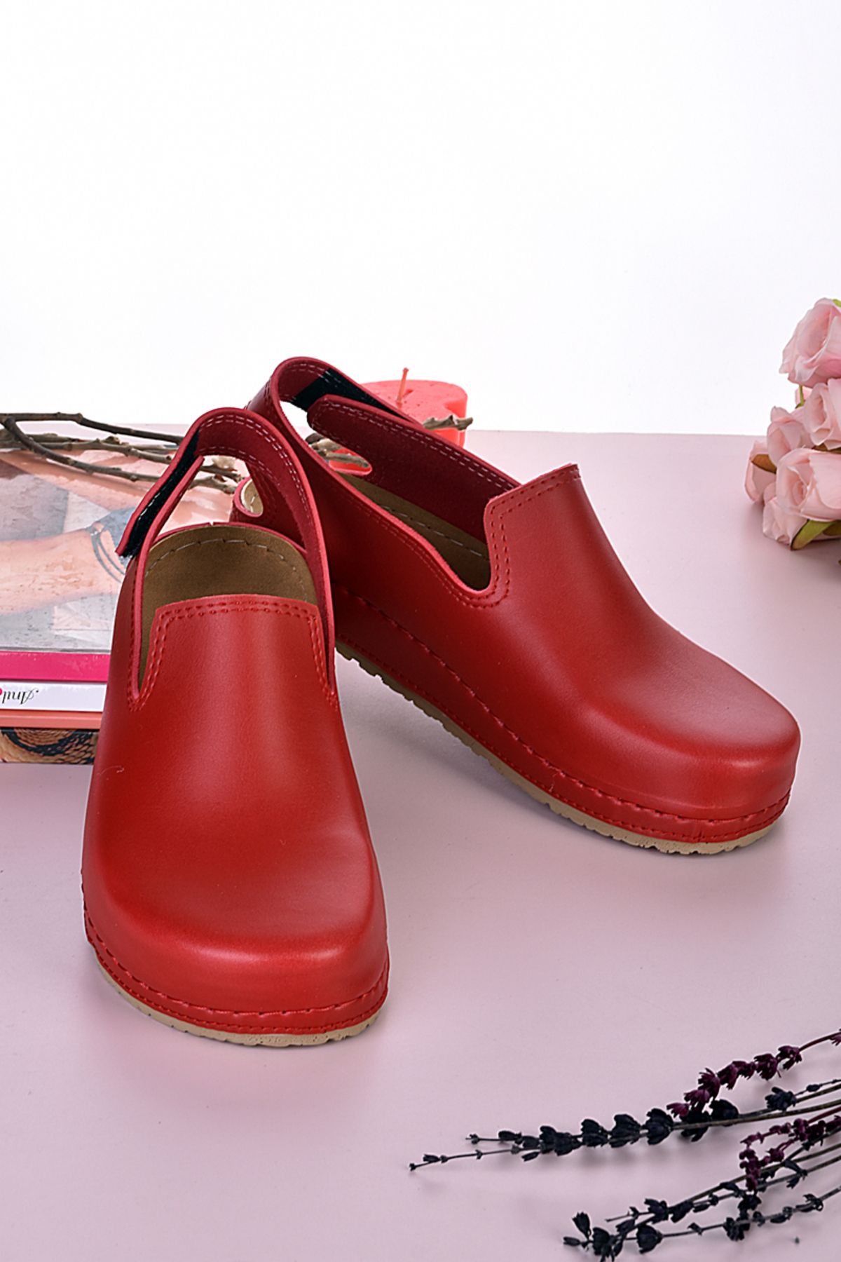 DOGİYE 1007 Kırmızı Renkli Step Sandalet