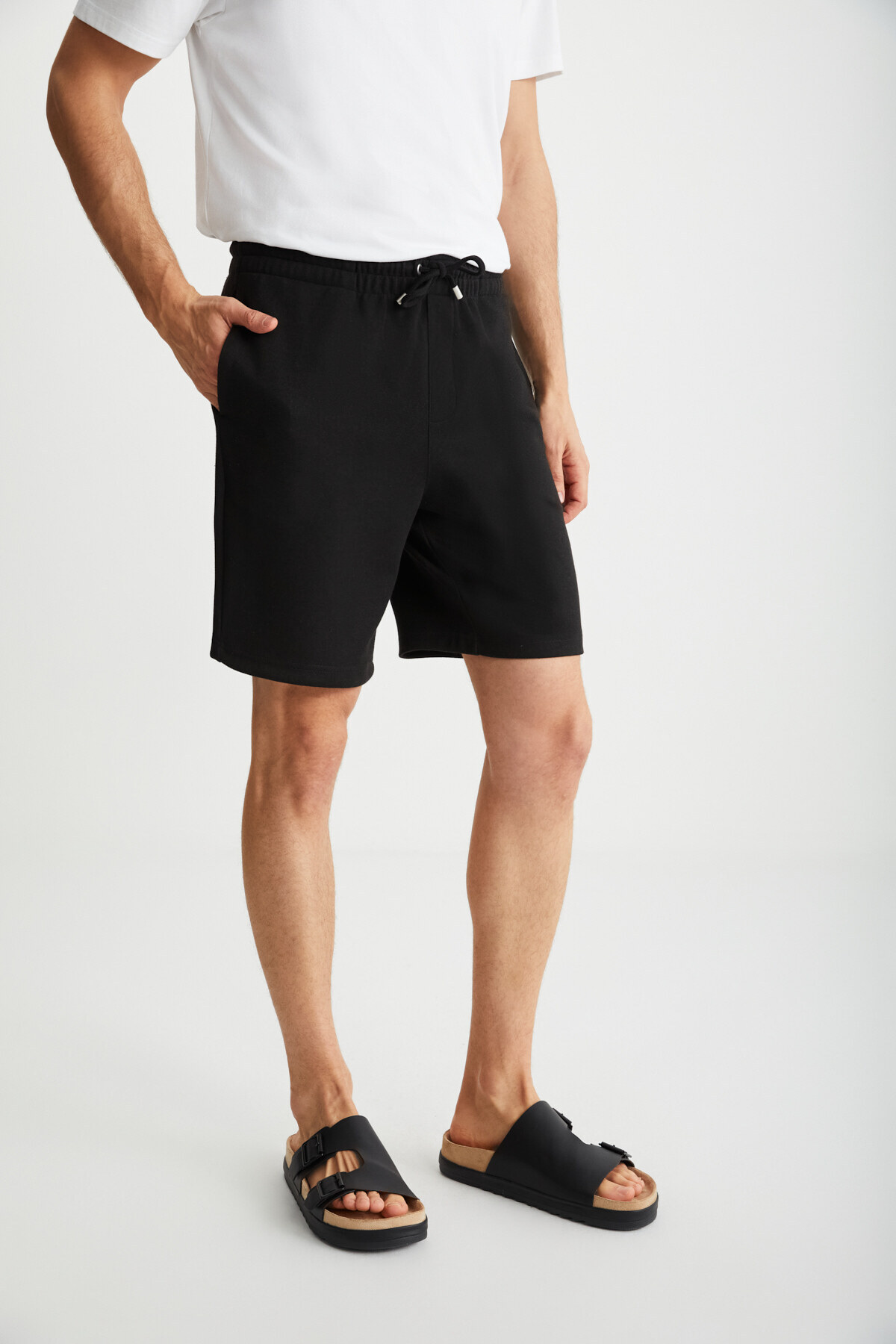 GRIMELANGE  Lorven Erkek Bağlamalı Regular Fit Siyah Şort & Bermuda - Görsel 3