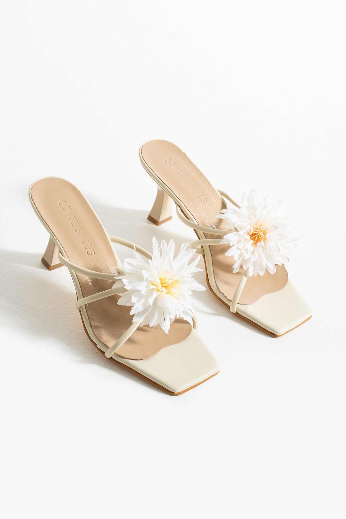 Gökçe Shoes Sany Krem Çiçek Detay Kadın Topuklu Terlik