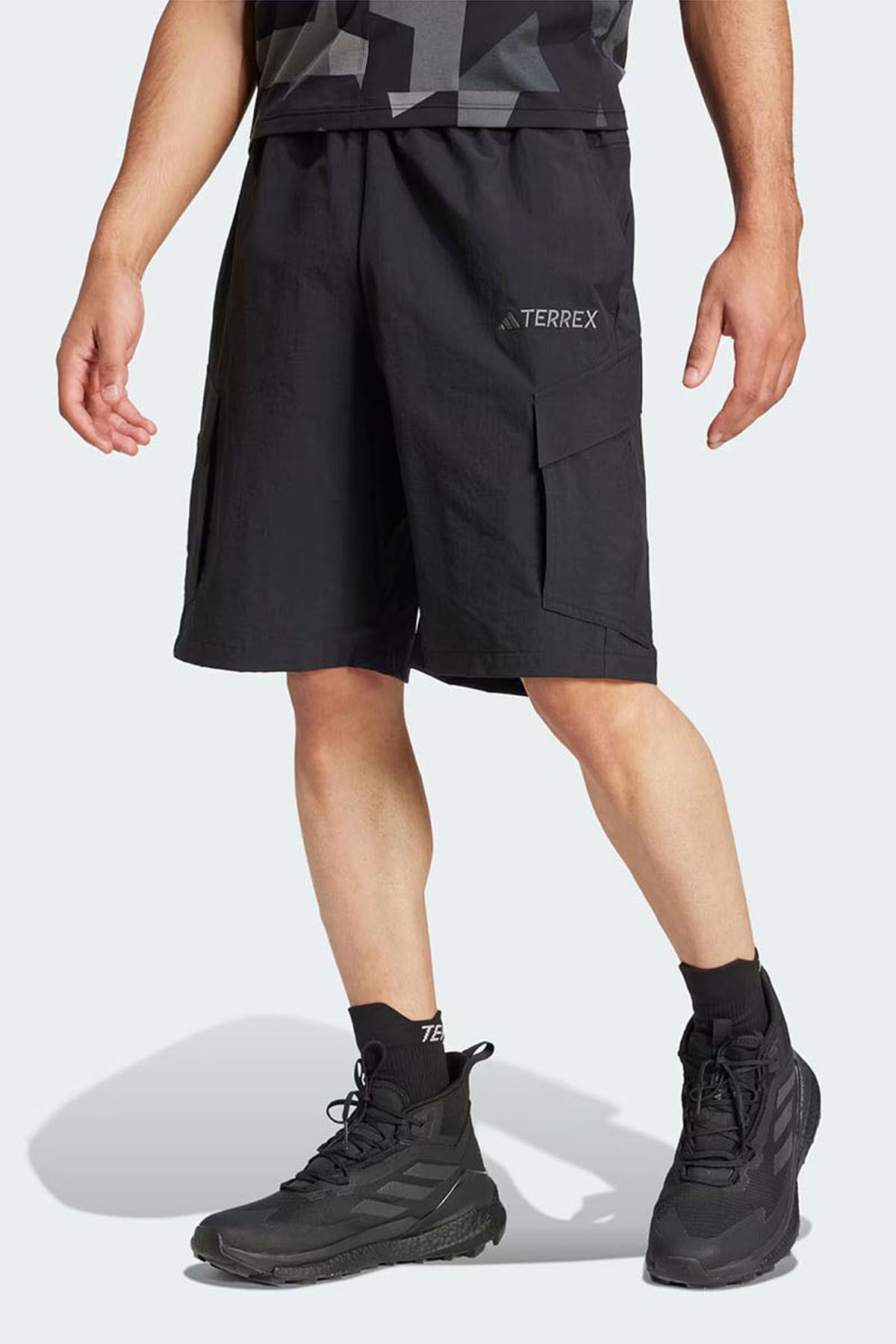 adidas Erkek Günlük Şort Cargo Shorts Je9420
