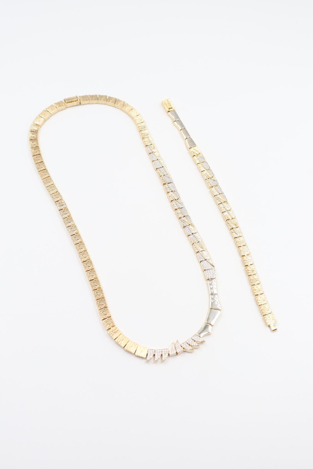BY CANSU ACCESSORİES Clotilde Gold Kolye (14k)