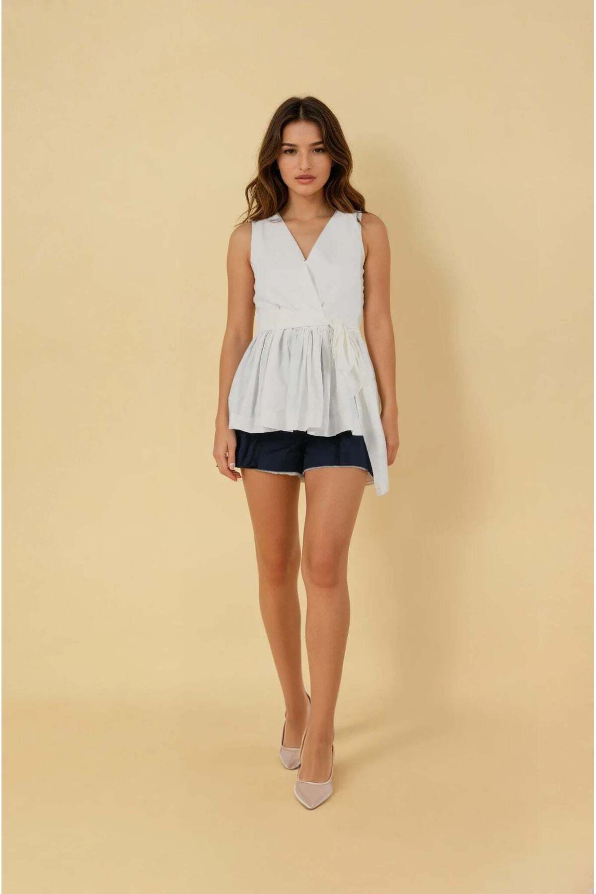FABB Beyaz Beli Kemerli Bluz