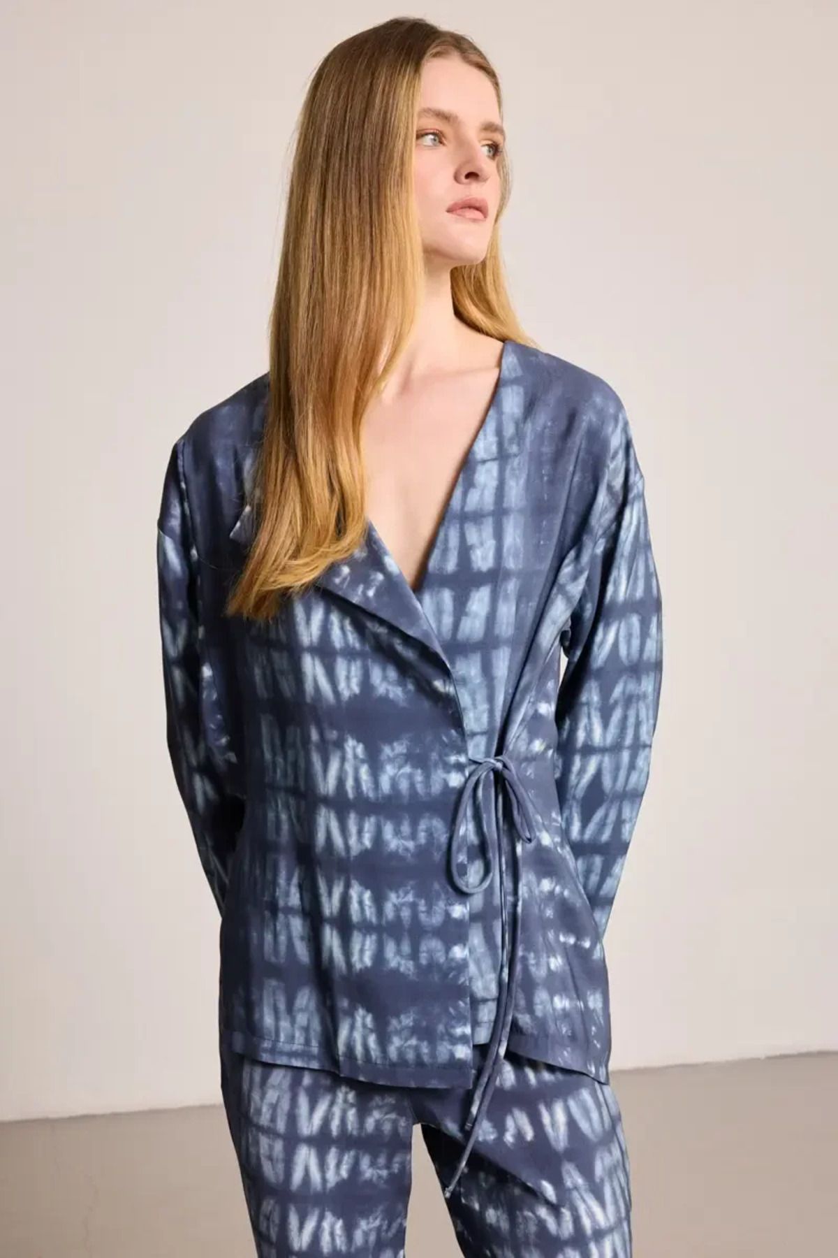 Gusto Kelebek Koleksiyonu Batik Kimono - Mavi