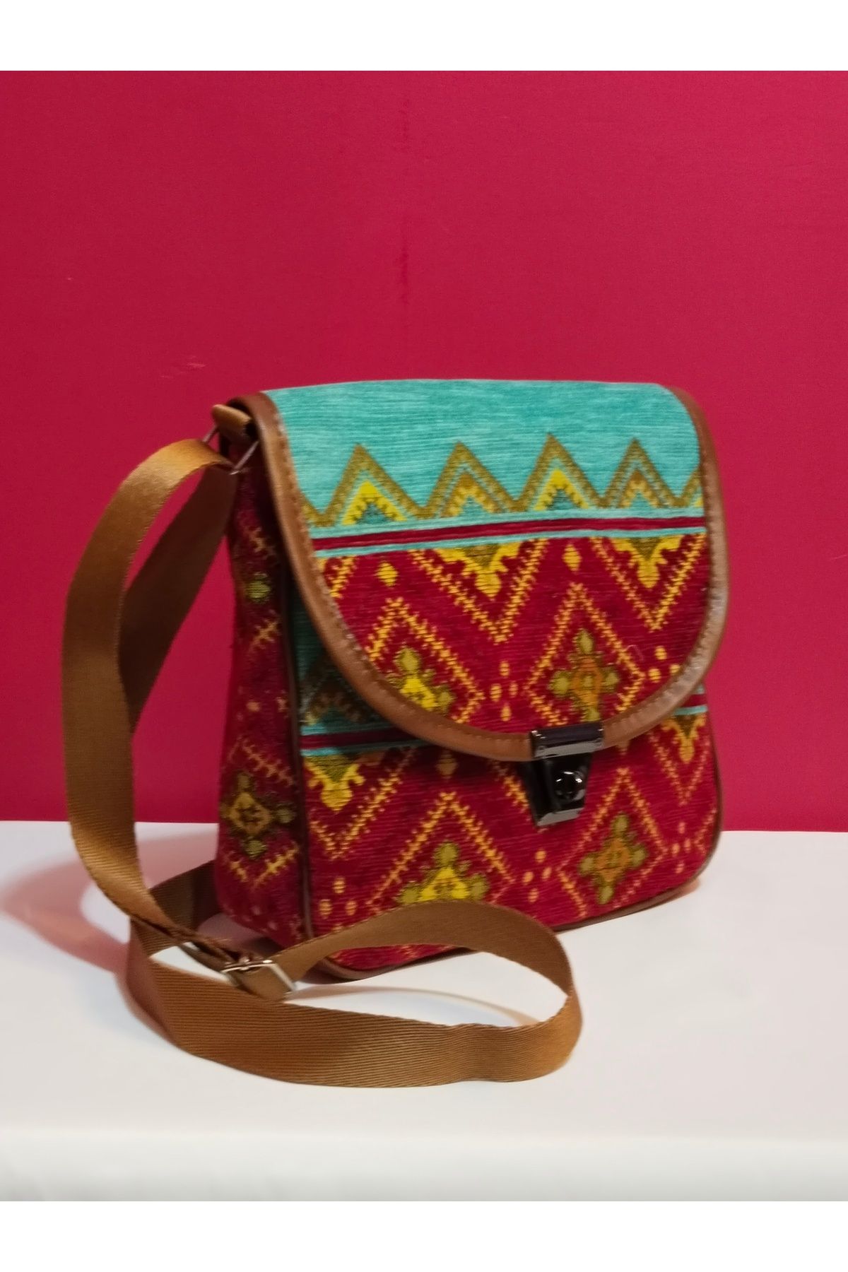 CooC PlutosS El Yapımı Etnik Desenli Bohem Kilim Çanta – Turkuaz Detaylı, Ayarlanabilir Askılı