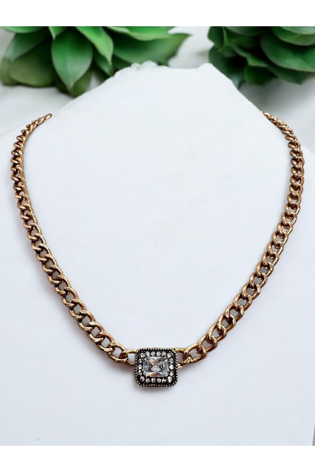 FUYA JEWELLERY Baget Taşlı Zincir Kolye