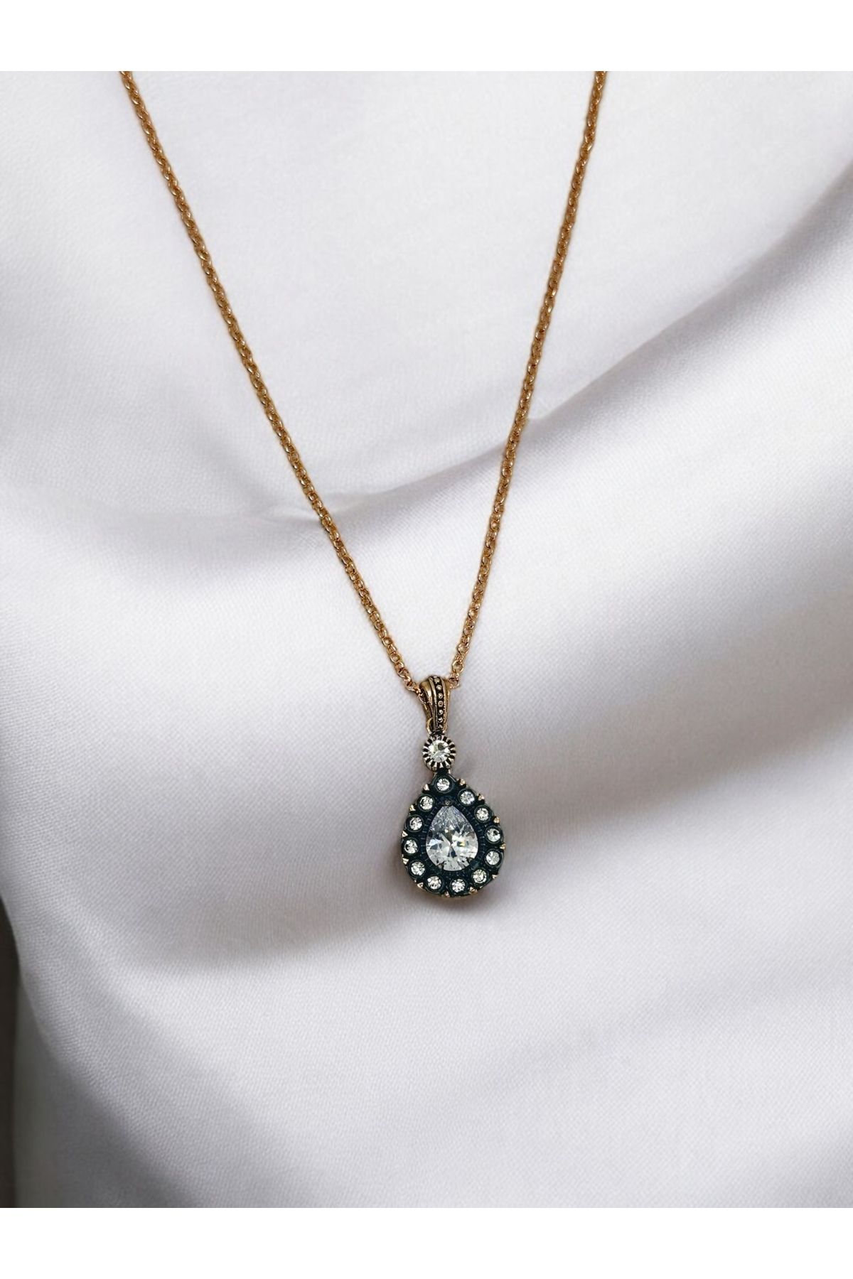 FUYA JEWELLERY Zirkon Taşlı Damla Kolye