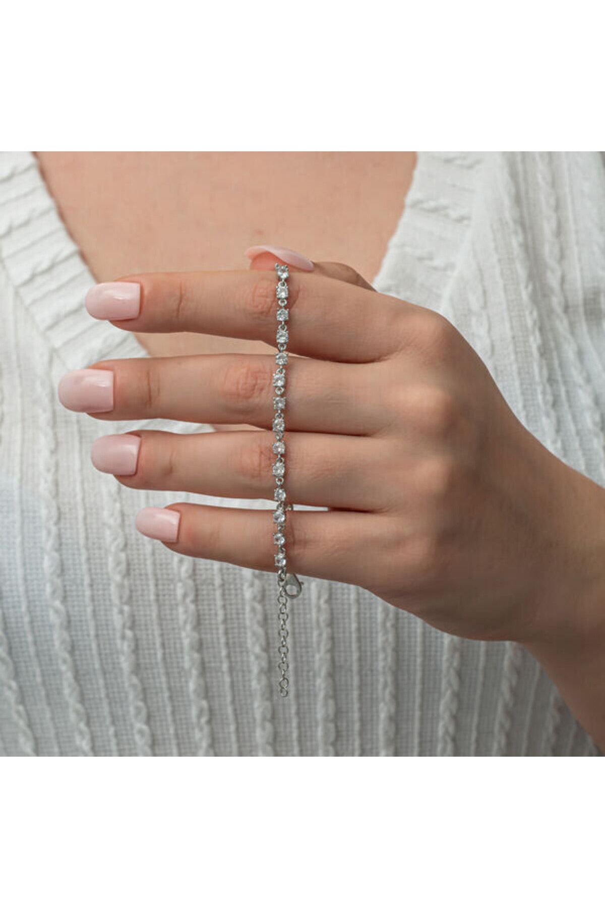 shop Su Yolu Kare Beyaz Taşlı 925 Ayar Gümüş Bileklik