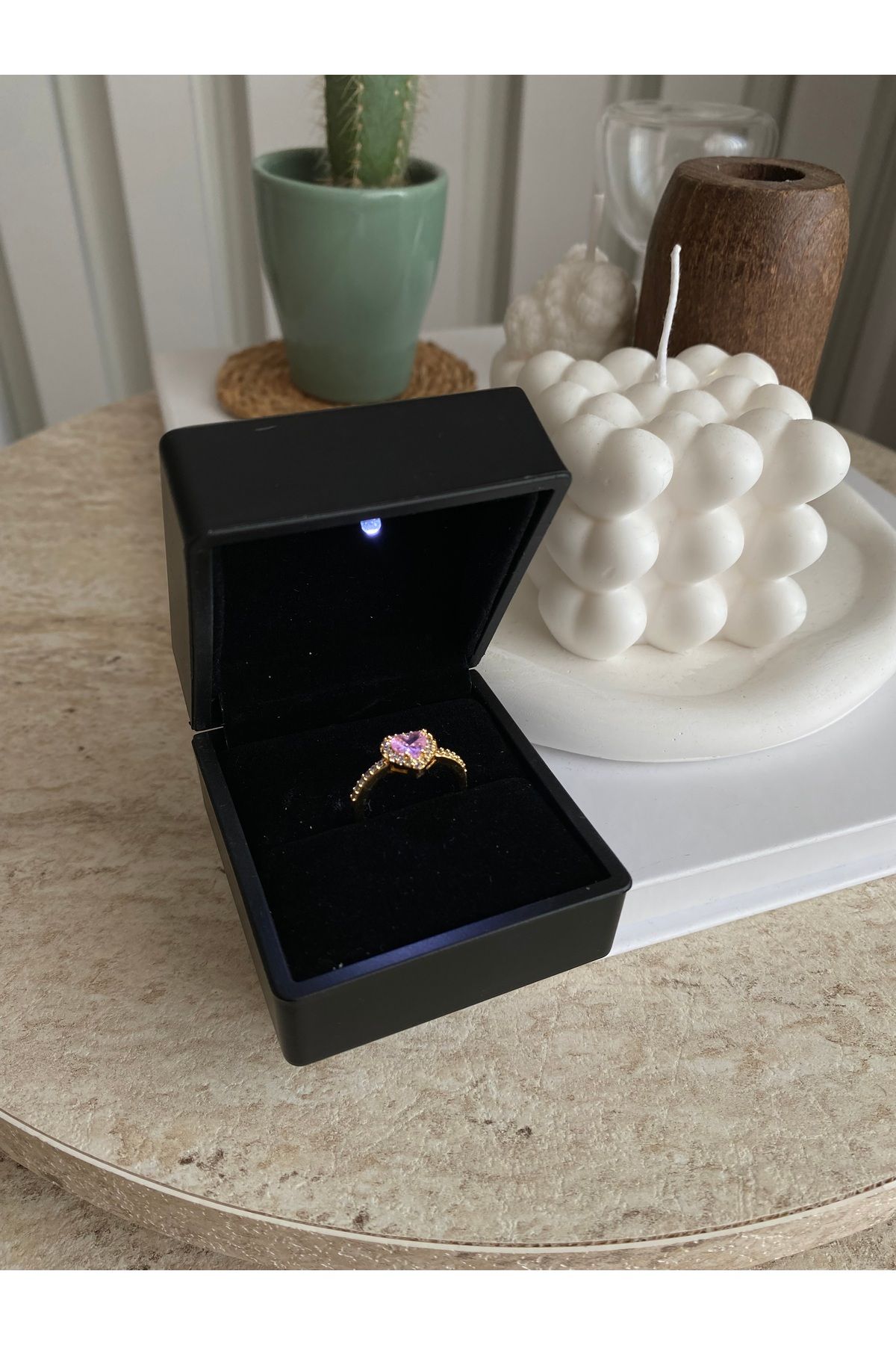 Moon Işıklı Kutuda Ayarlanabilir Ciddi İlişki Kalpli Gold Pembe Yüzük