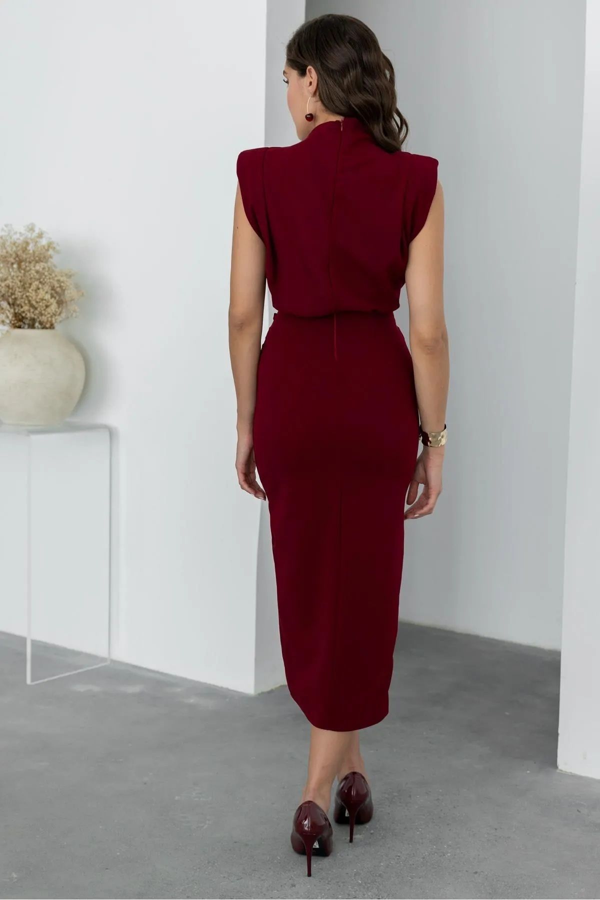 vuvutasarım-Rochie de seară midi burgundy cu accesorii aurii - căptușită pe umeri, fără mâneci 4409 6