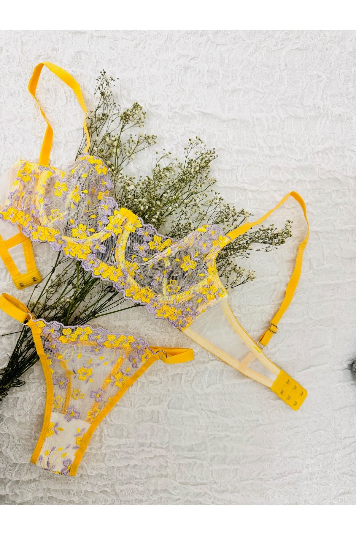 TRIO LINGERIE SARI PAPATYALI BRODE SÜTYEN TAKIMI