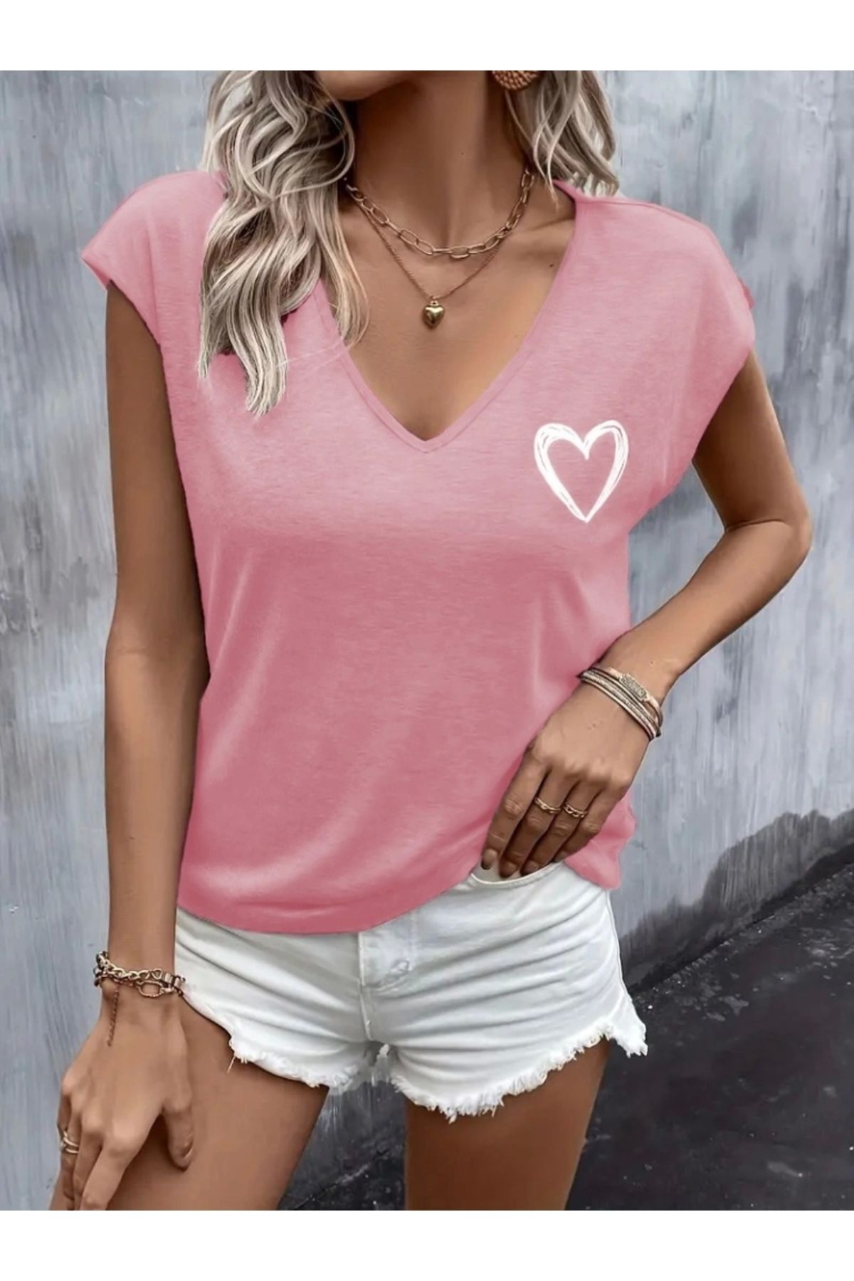 Butik Kadın Kısa Kollu V Yakalı Kalp Baskılı Viskon Bluz