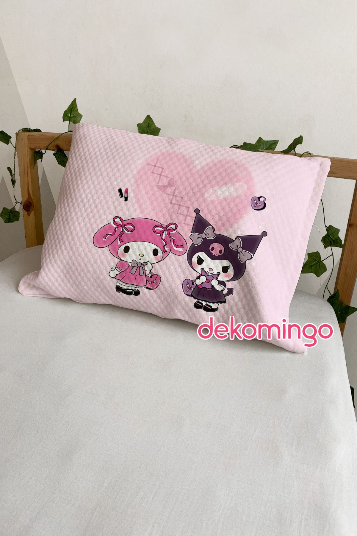 dekomingo KALPLİ KUROMİ VE MY MELODY 2 ADET YASTIK KILIFI
