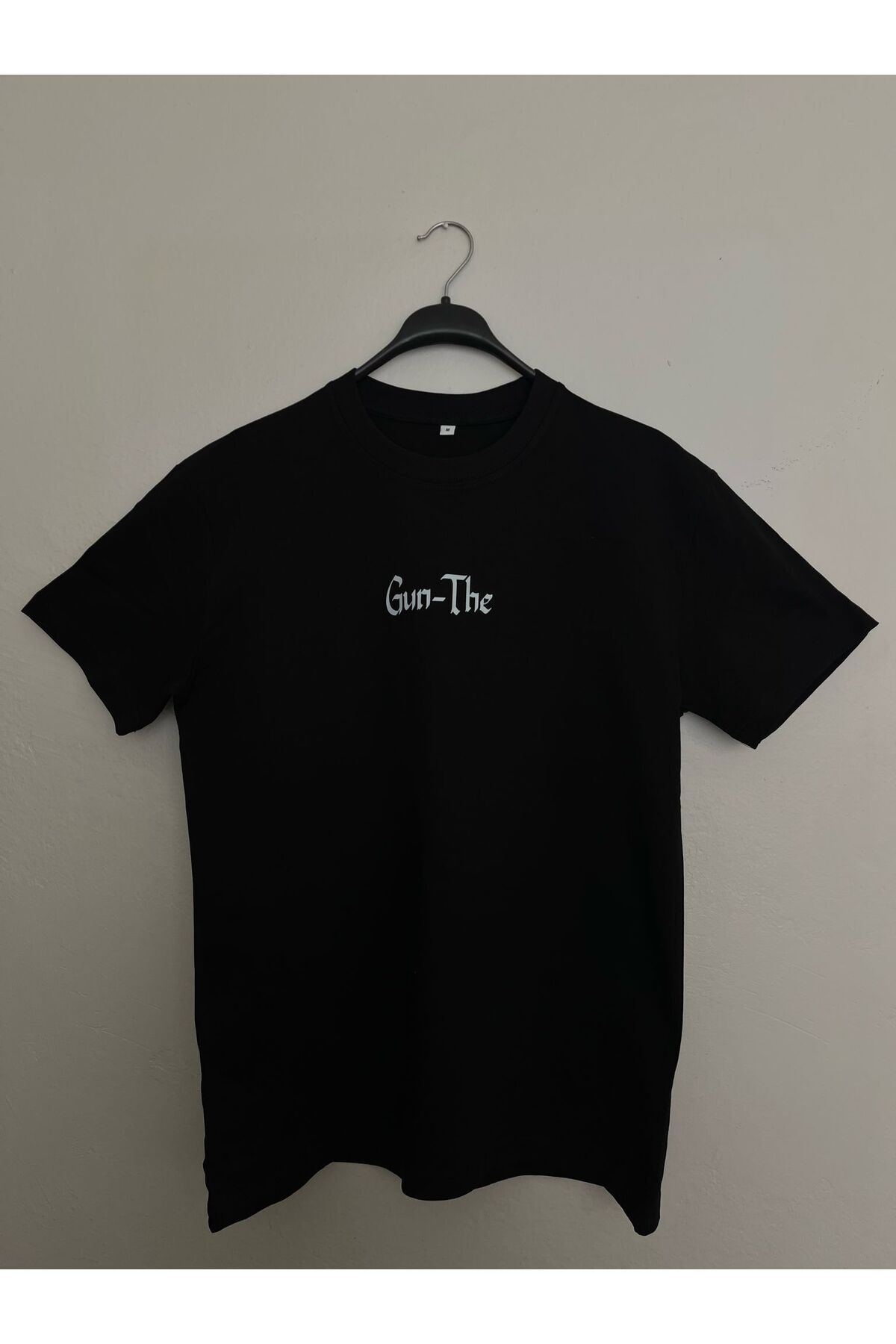 Gun-The Unisex Tişört Silah İçinde Gül Tasarımlı.