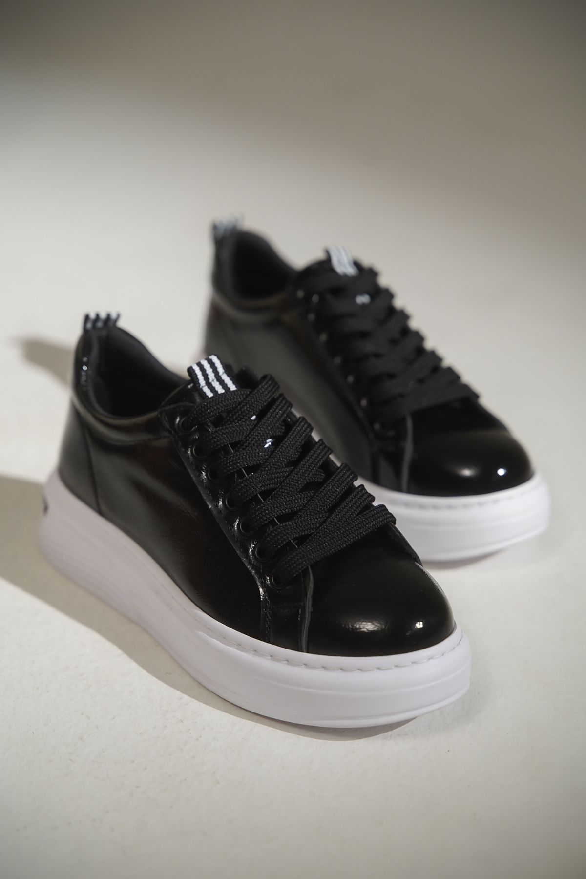 lovitto Bağcıklı Kalın Taban Sneaker