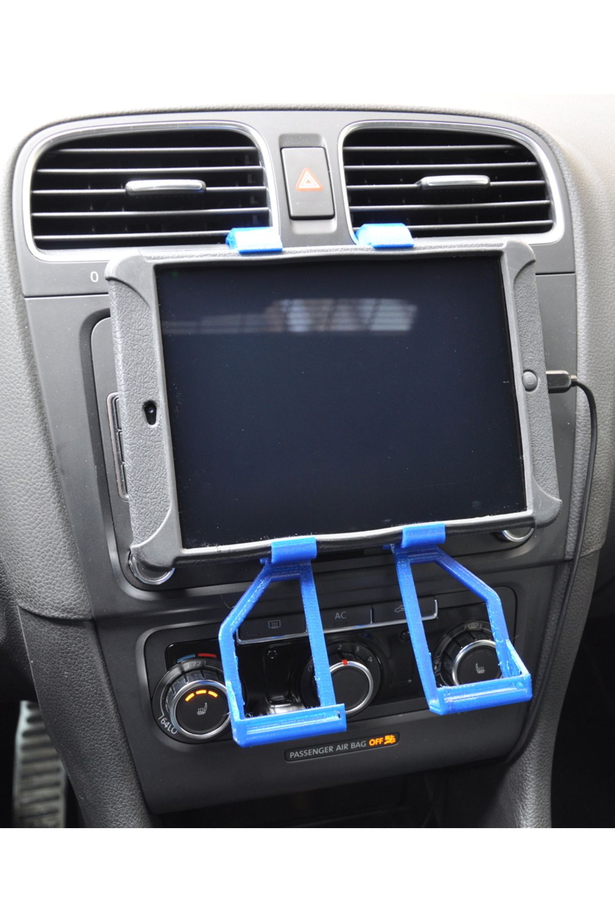 Lucest VW Golf / GTI iPad Mini Mount (Plastik Aparattır!!!)