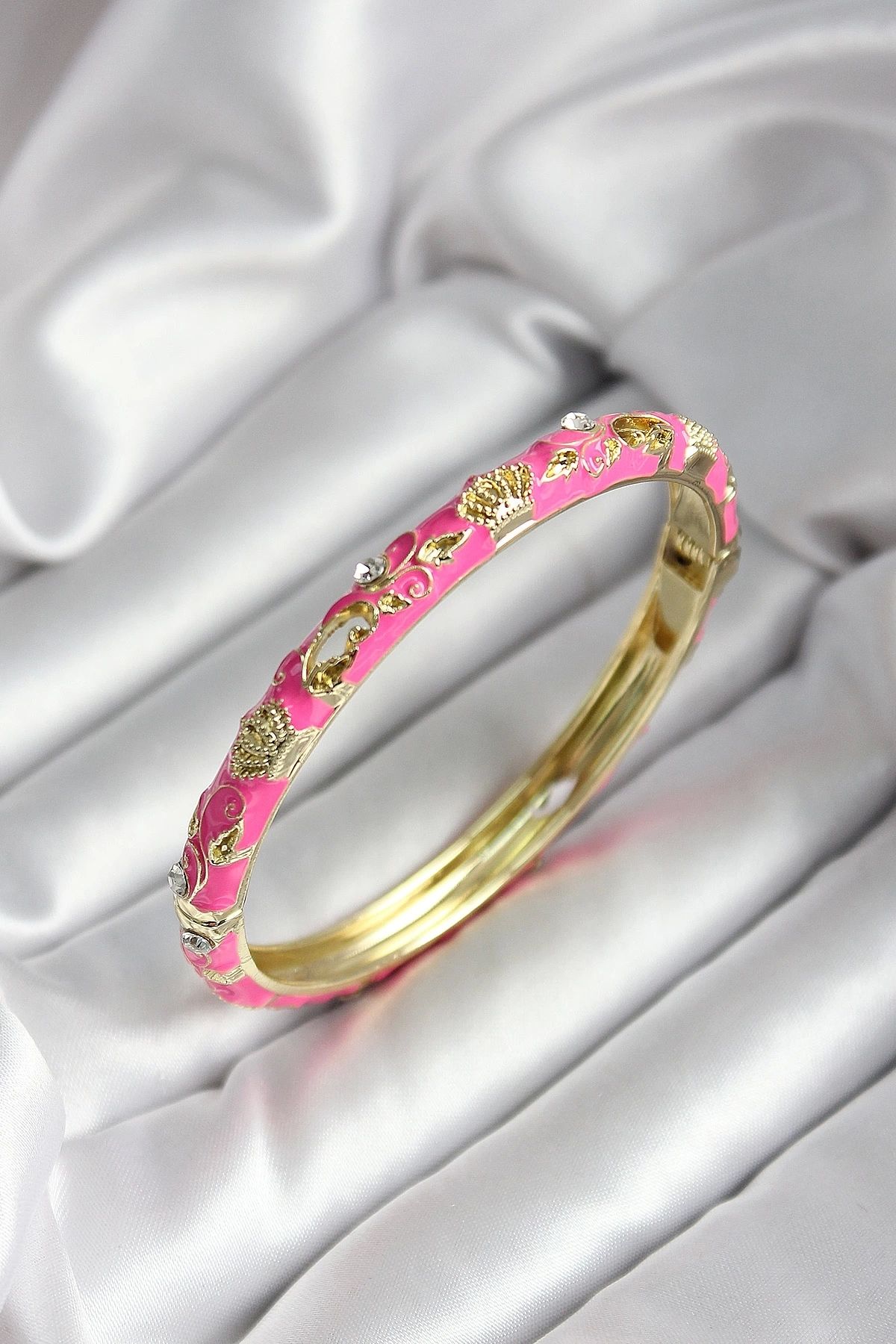 GLIMMERY Mineli Pirinç Pembe Çiçek Desenli Gold Renk Kadın Kelepçe