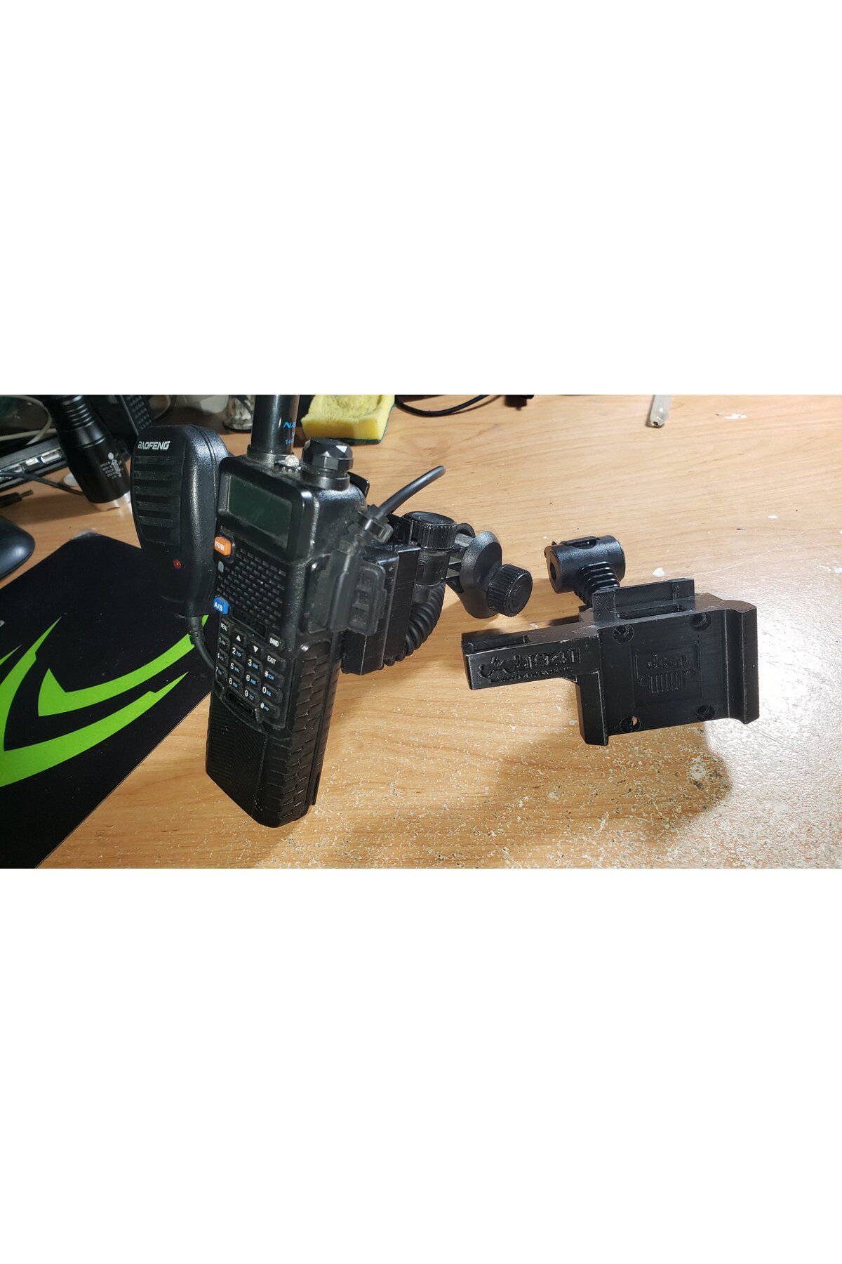 Lucest Jeep Baofeng UV-5R Tutucu, mikrofon değiştirilebilir adaptör emme montajı (Plastik Aparattır!!!)