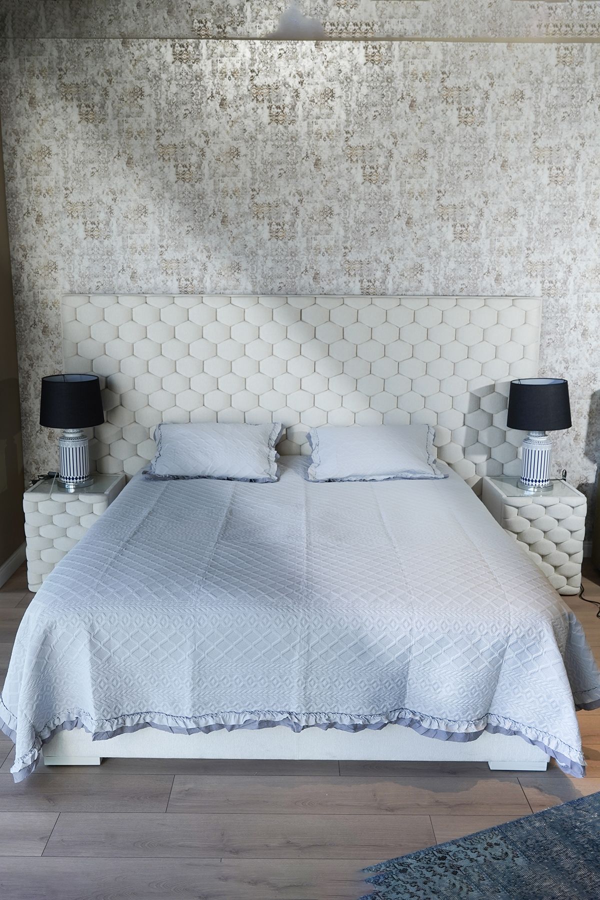 Dainty Home -sara- Gri Renk çift Kişilik Fırfırlı yatak örtüsü Takımı