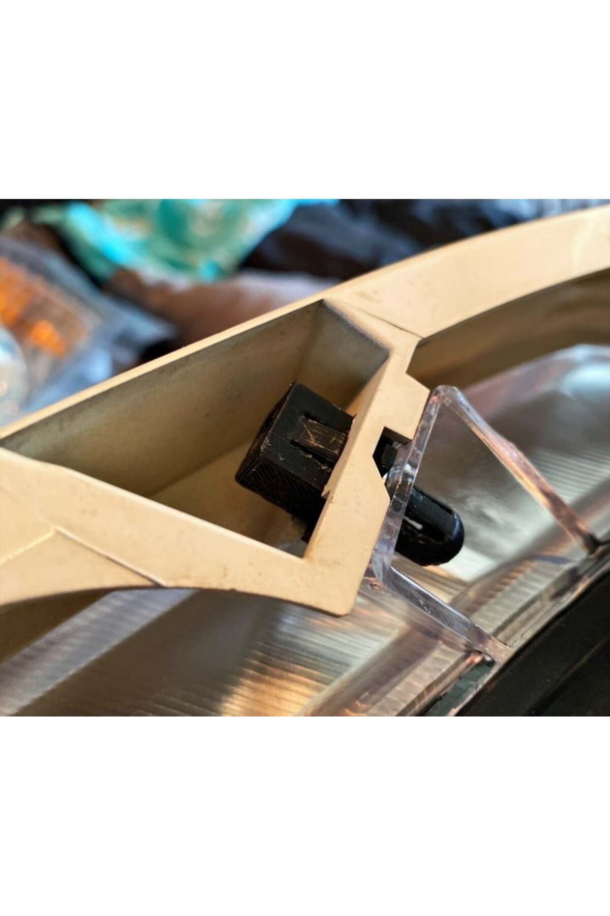 Lucest Nissan Titan Uyumlu Far Trim Clips (Plastik Aparattır)