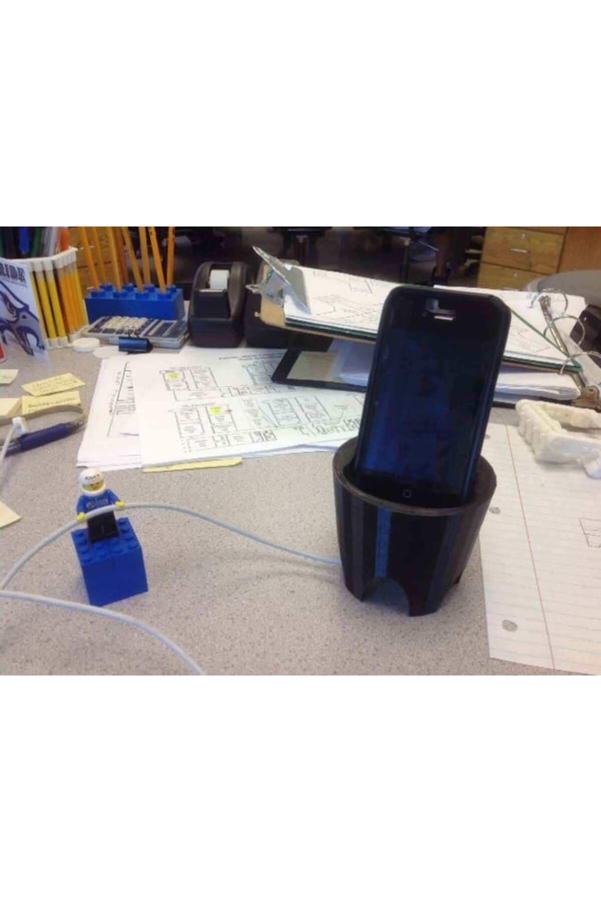 Lucest Bardaklık Takma Telefon Standı V3 (Plastik Aparattır!!!)
