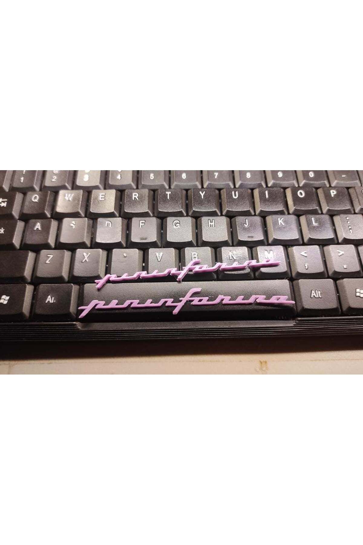 Lucest Pininfarina Logosu (Plastik Aparattır!!!)