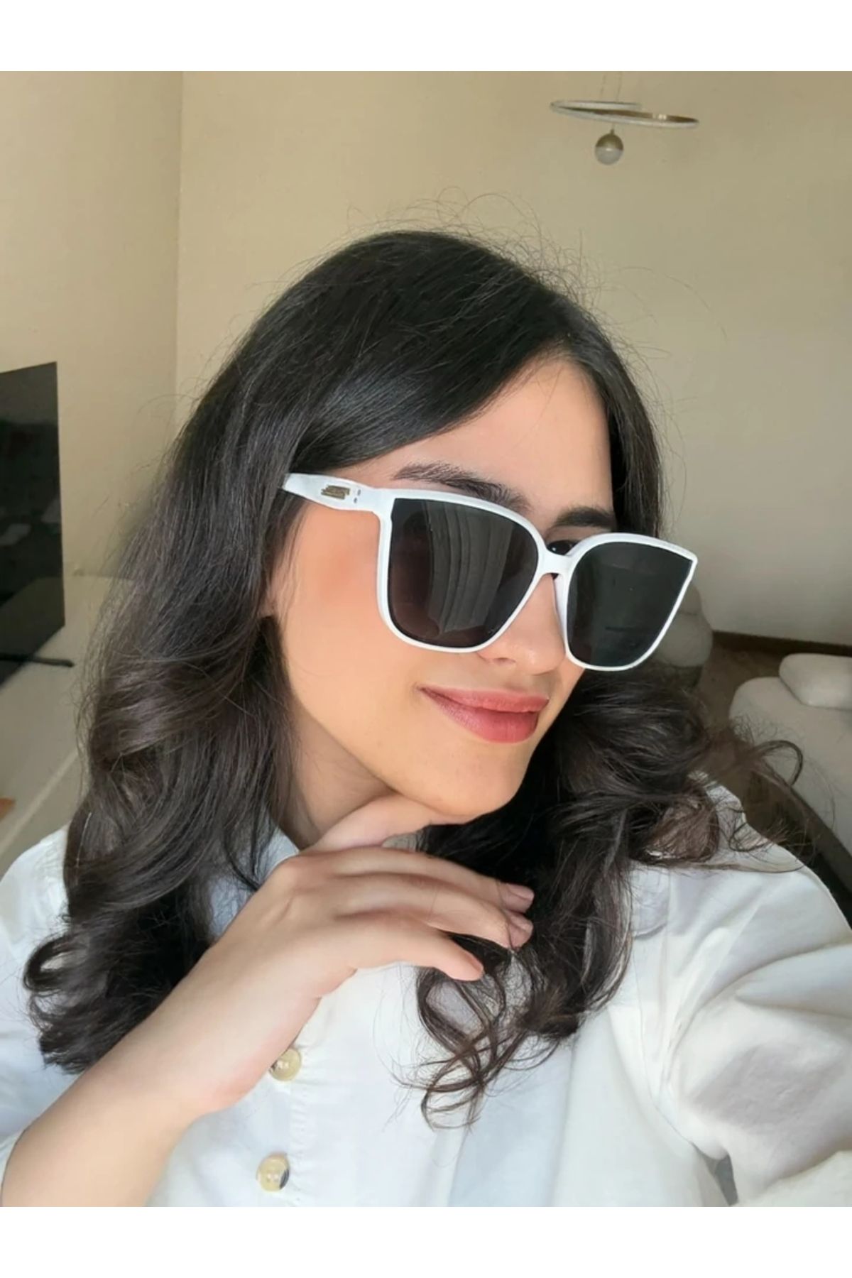 RoseandRoses Aven Orijinal Model Güneş Gözlüğü Beyaz Çerçeve Siyah Cam