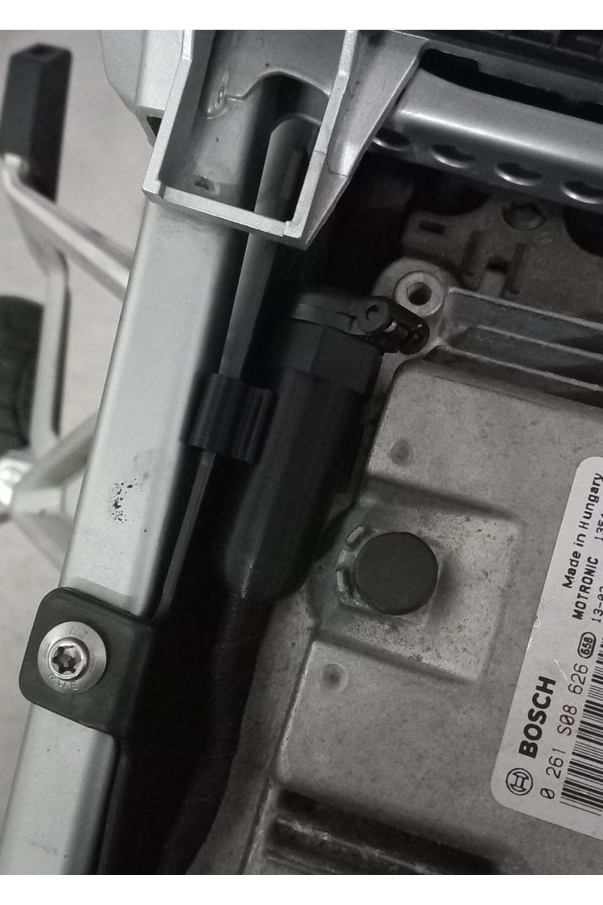 Lucest BMW R1200 GS (LC) 2013 Uyumlu  Konut ek bir yerleşik soket için (Plastik Aparattır!!!)