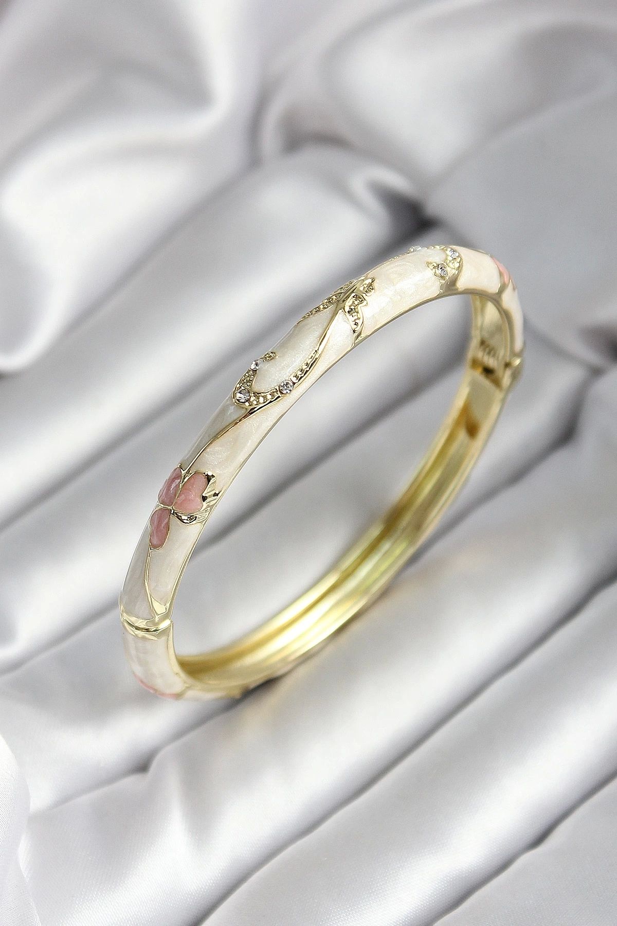GLIMMERY Mineli Pirinç Kırık Beyaz Çiçek Desenli Zirkon Taşlı Gold Renk Kadın Kelepçe