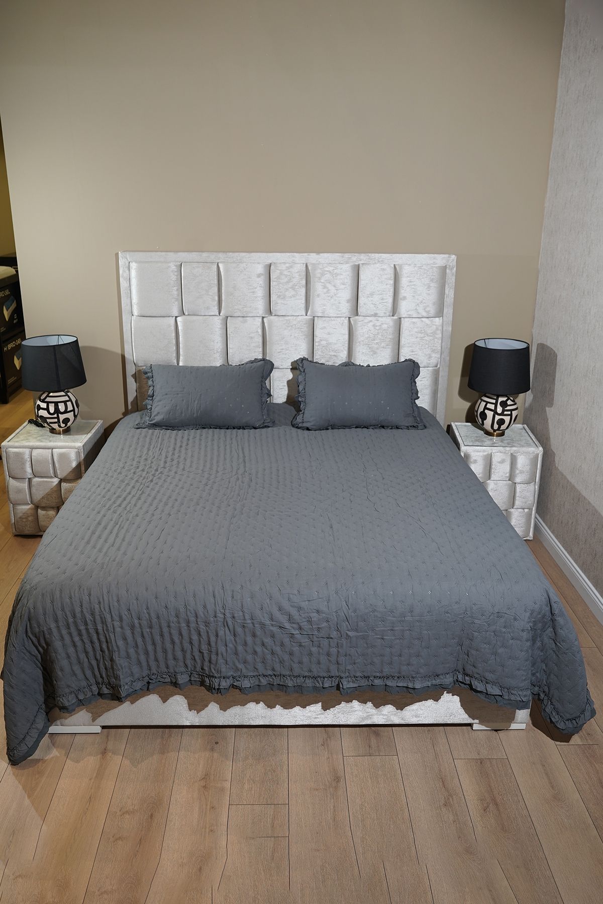 Dainty Home -lara- Antrasit Renk Fırfırlı çift Kişilik yatak örtüsü Takımı