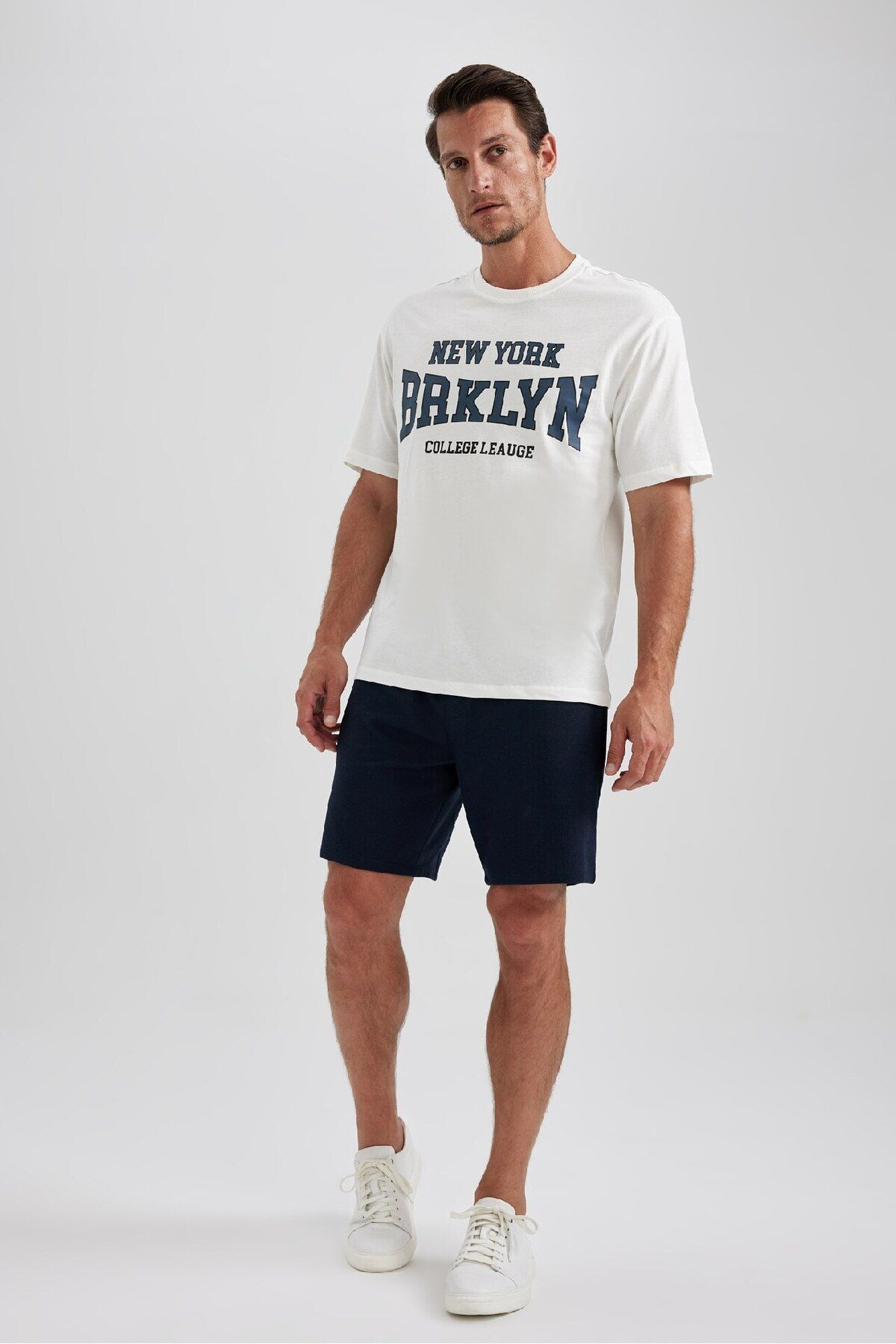 DeFacto-Regular Fit Shorts B0650Axns 2