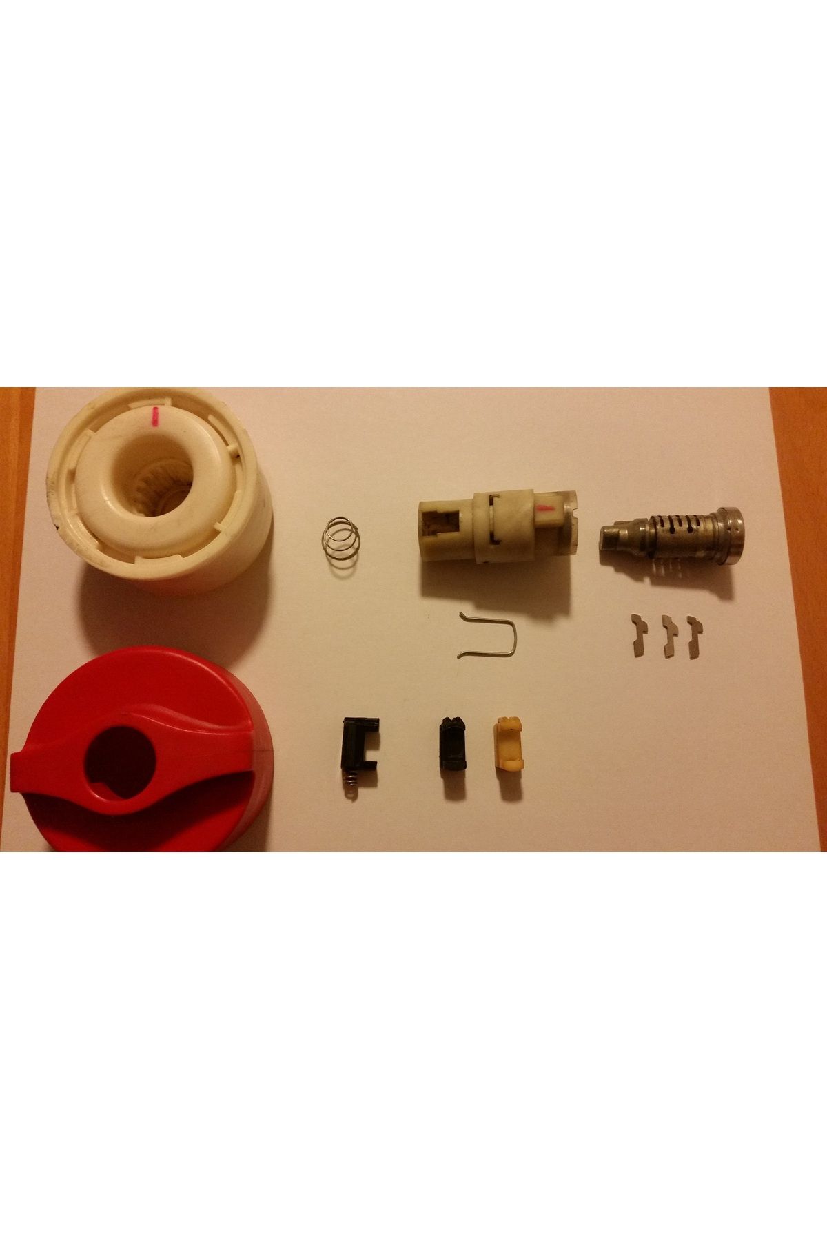 Lucest Porsche 928 Uyumlu Yakıt Dolgu Kapağı Kilidi (Plastik Aparattır!!!)