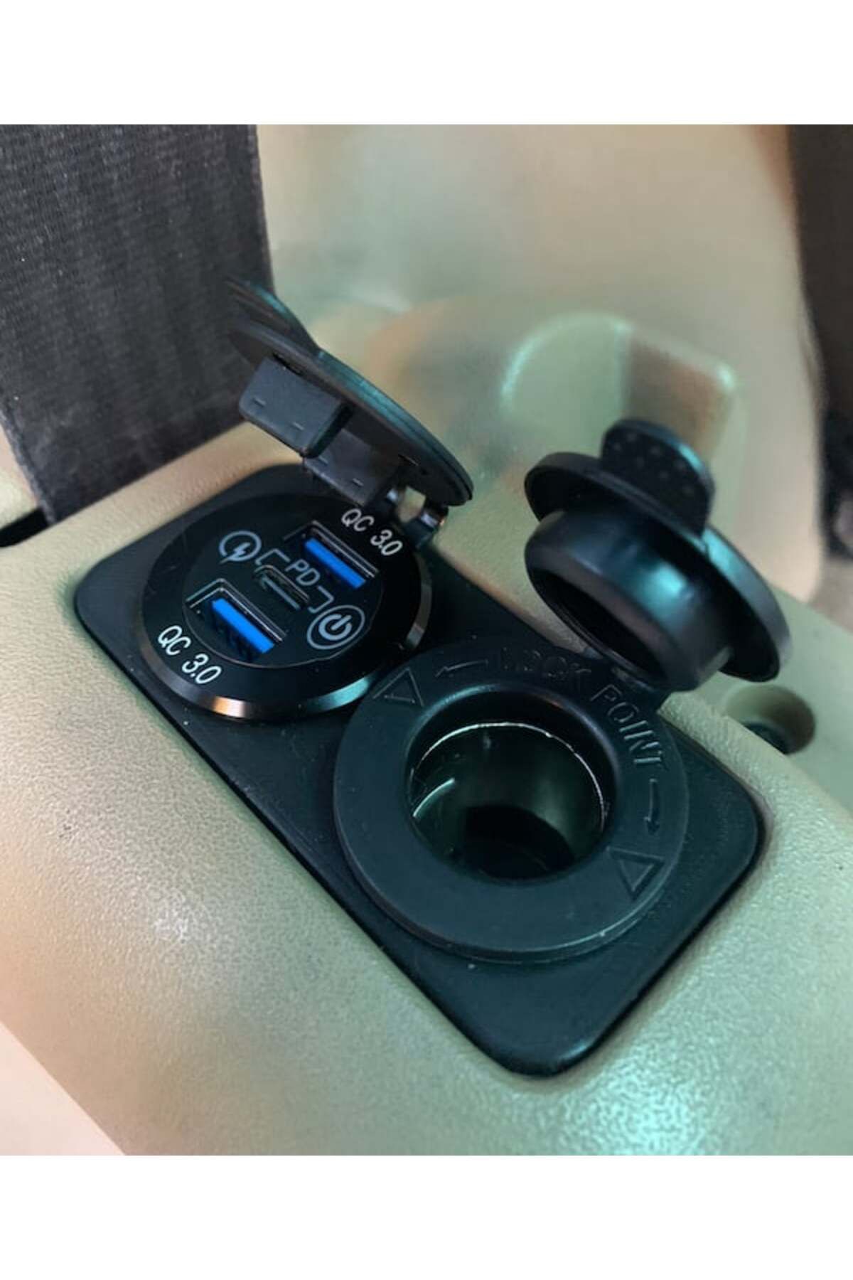 Lucest Discovery 2 Uyumlu Arka Radyo Kontrolünün Değiştirilmesi (12v soketler) (Plastik Aparattır)