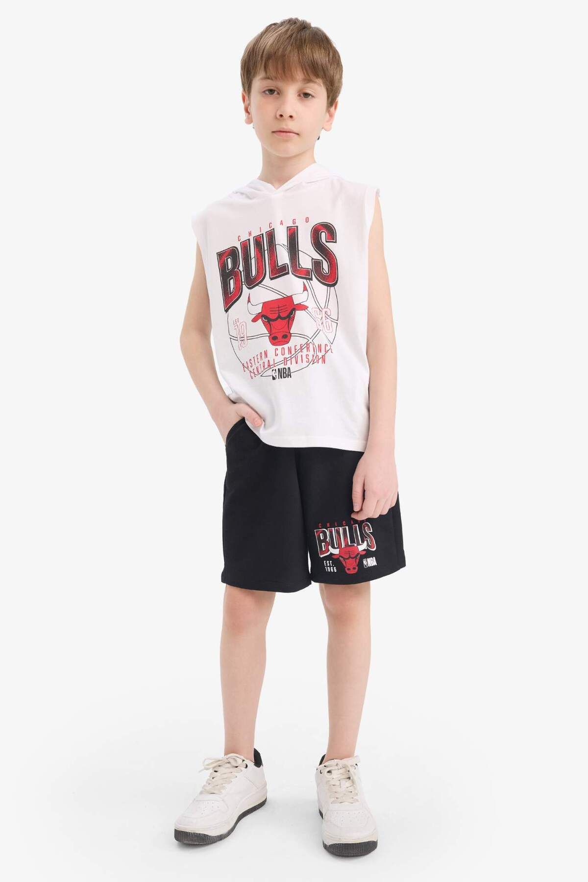 DeFacto Erkek Çocuk NBA Chicago Bulls 2li Takım Kapüşonlu Kolsuz Tişört Beli Lastiki Şort E7104A825HS
