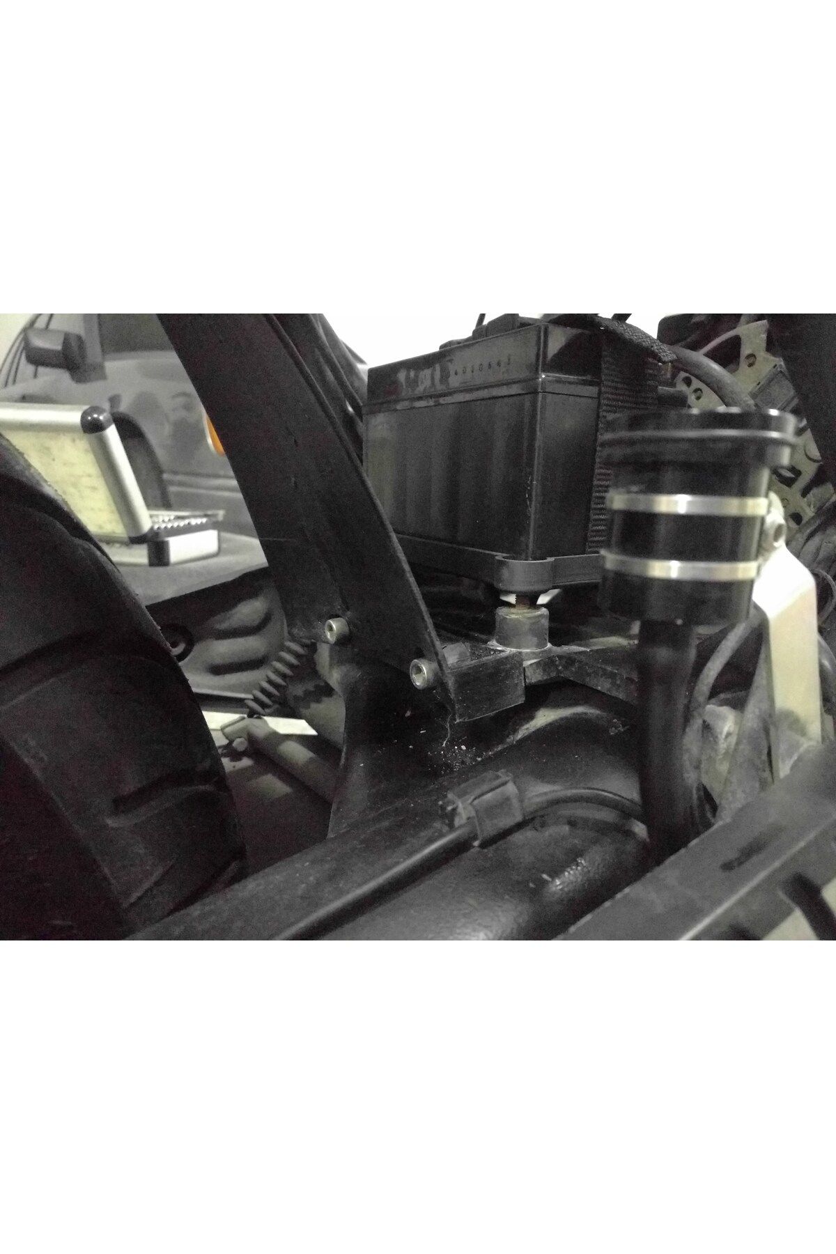 Lucest Bmw K100 için Pil Tutucu (Plastik Aparattır)