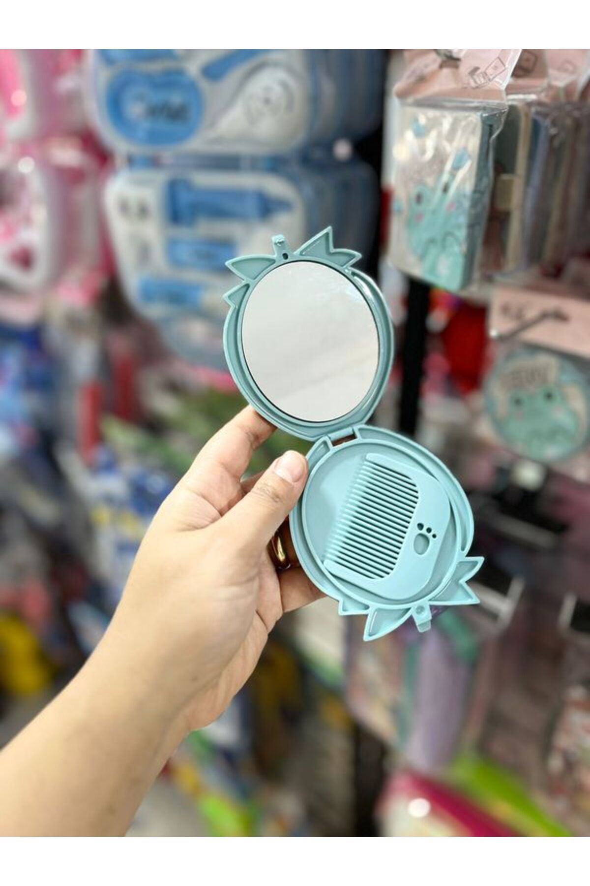 EyER Shoping Çilek Figürlü Taşınabilir Makyaj Aynası Çanta Aynası Ve Taraklı Cep Aynası Kapaklı Yeşil