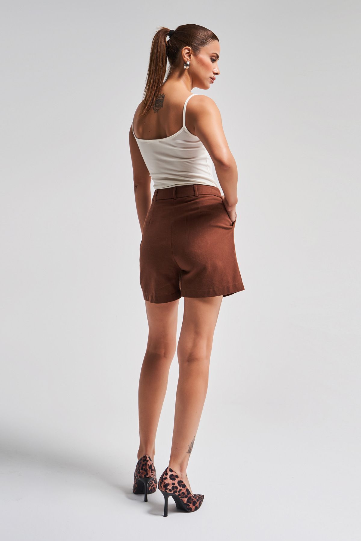 its basic-Women's Brown S5-16 Relaxed Cut Midi Front Pleated Mom Fit Linen Fabric Shorts 5