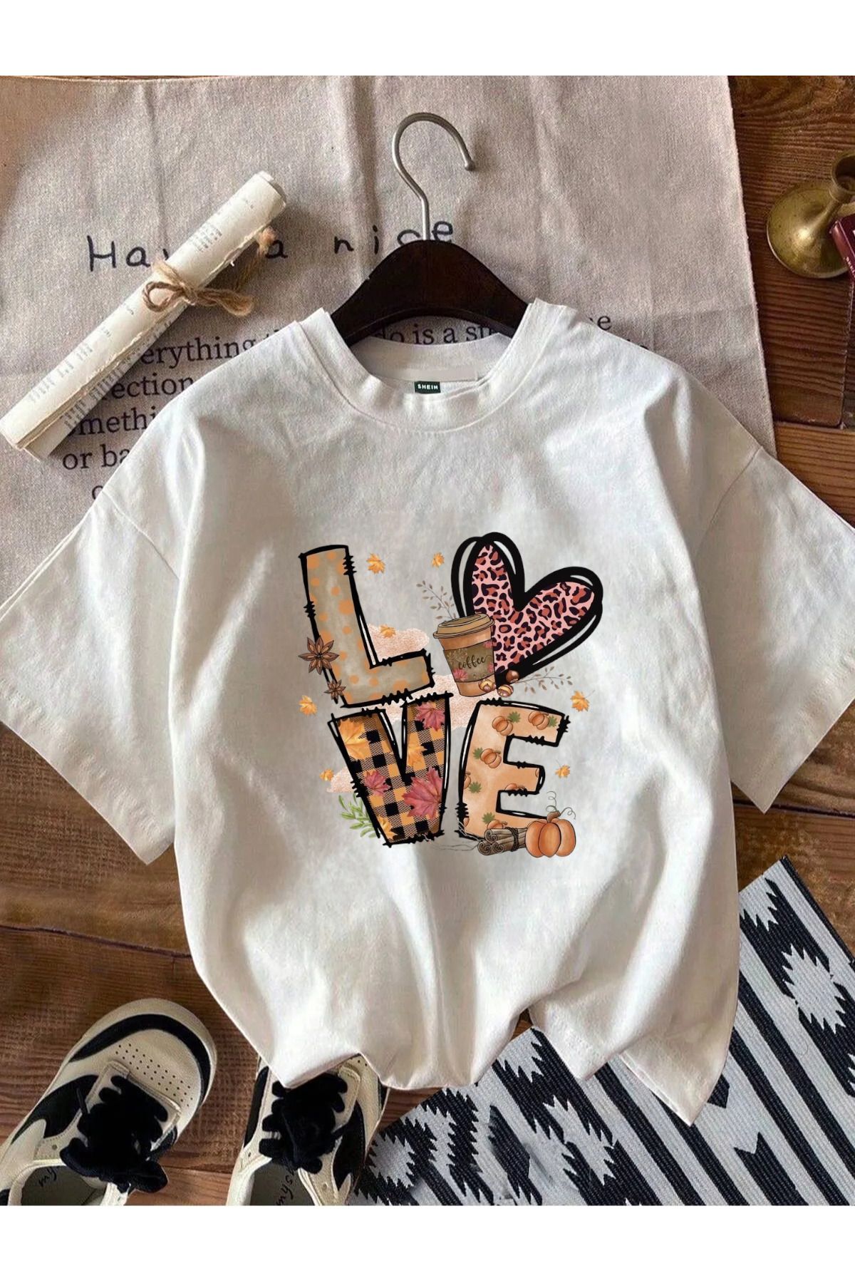 ELNOYA Unisex Pamuklu Beyaz Oversize Kahve Sevenlere"LOVE COFFE" Baskılı Rahat Günlük T-shirt