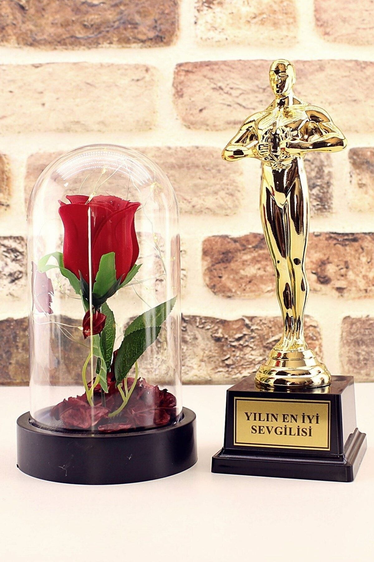 Kesene Yılın En Iyi Sevgilisi Oscar Ödülü Ve Led Işıklı Fanus Gül Seti Sevgiİiye Eşe Hediye