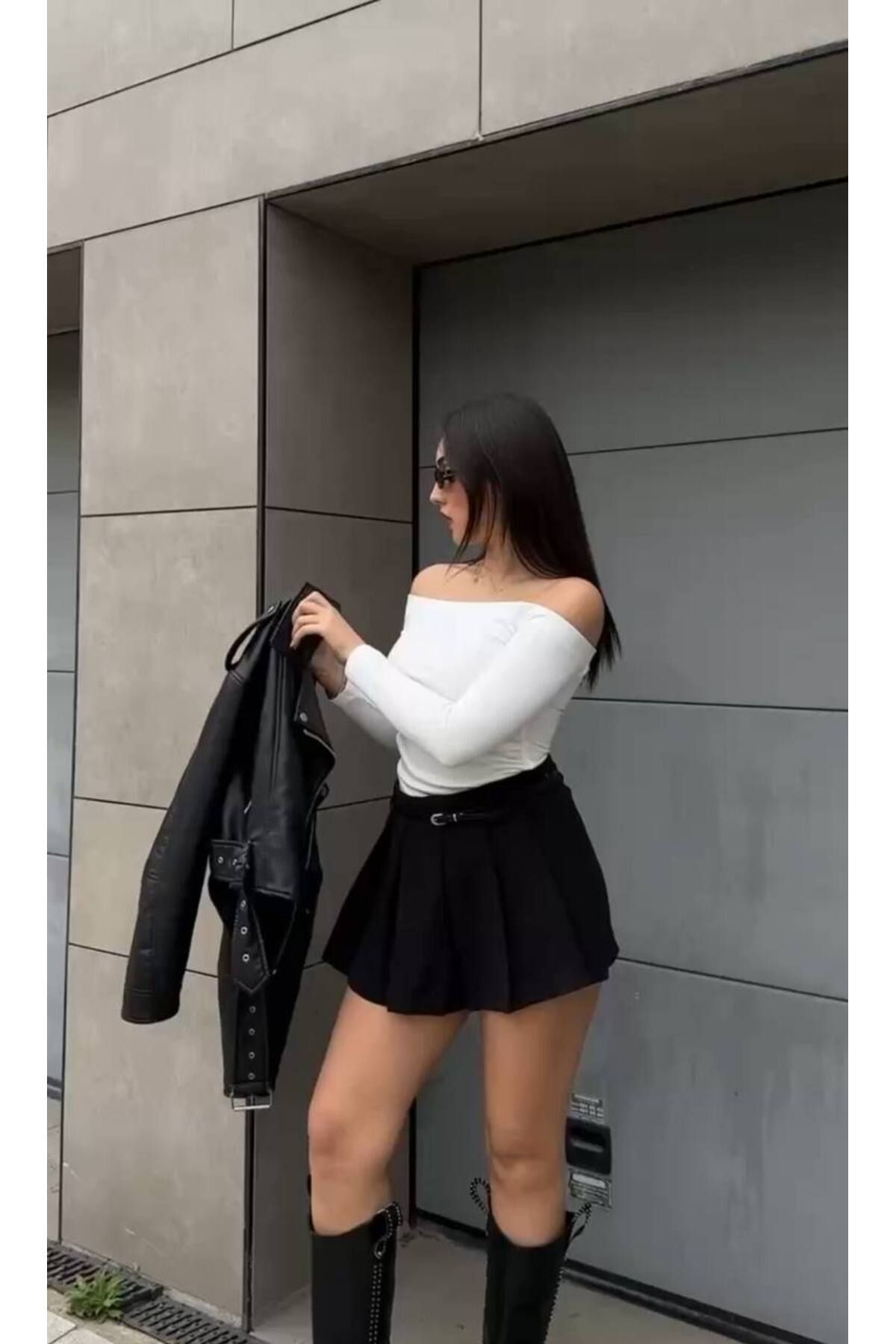 Butik Kemer detaylı pileli double kumaş şort etek
