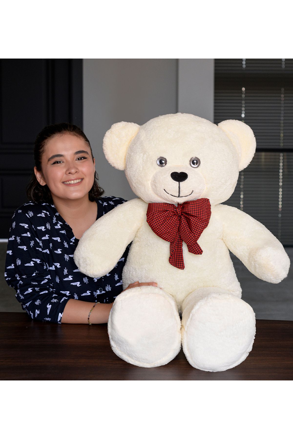 Özgüner Oyuncak 100 Papyonlu Sevimli Peluş Şaşkın Ayı - Sevgiliye Özel Hediye
