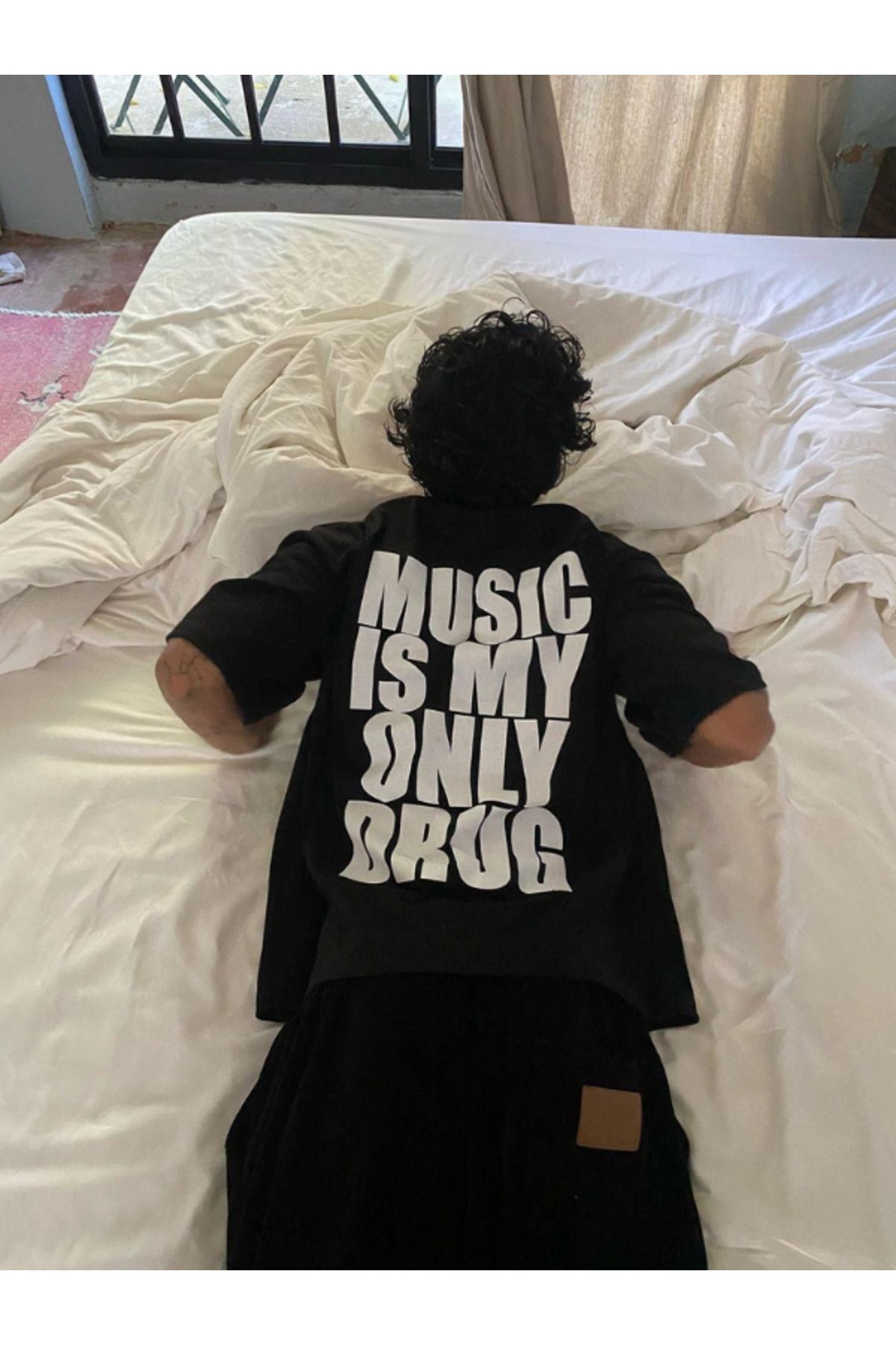 DEEFWEAR FREICH MUSIC IS MY ONLY DRUG BASKILI SIYAH TSHIRT