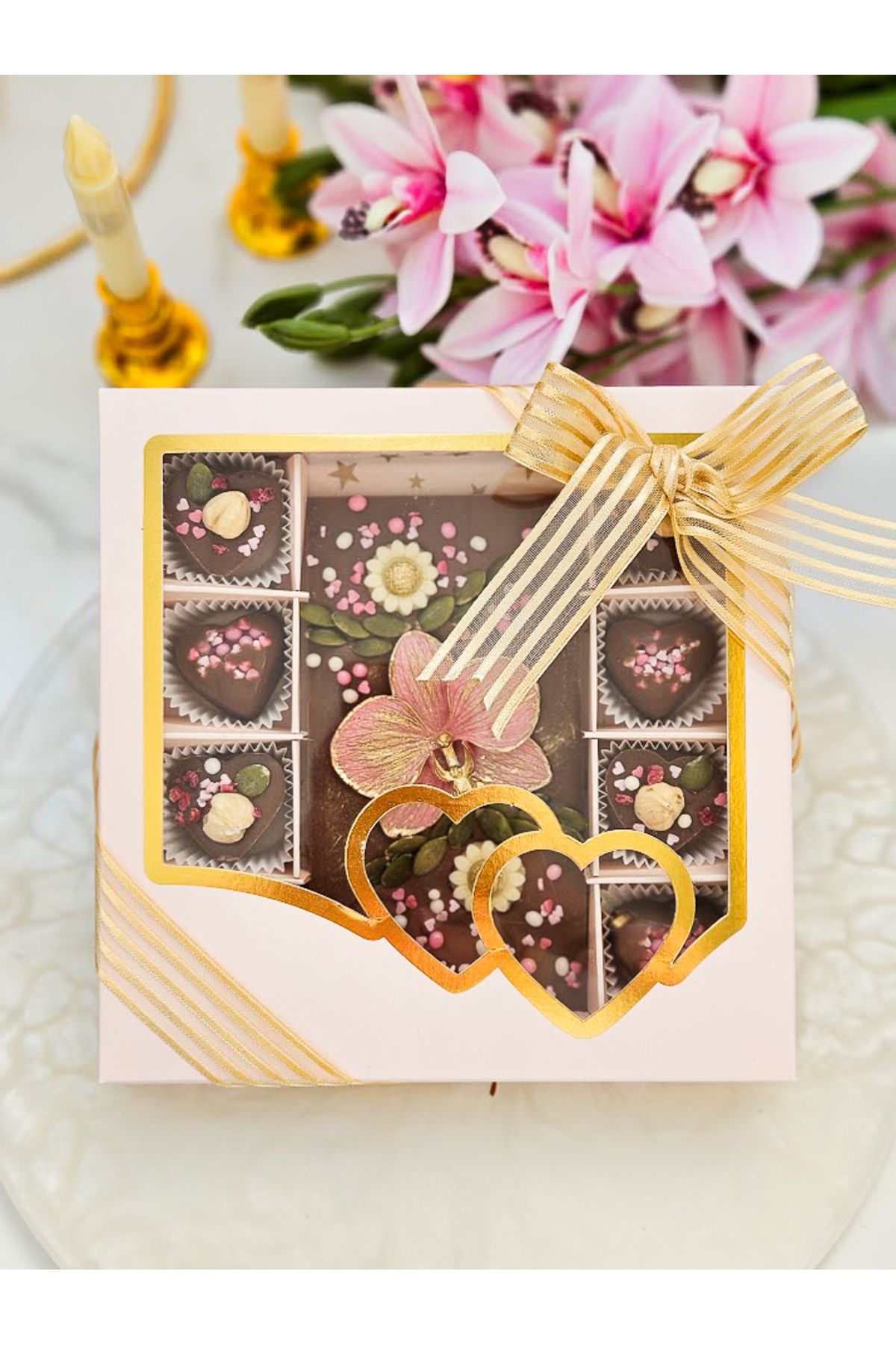 ksana choco BELÇİKA ÇİKOLATASI EL YAPIMI ÖZEL TASARIM SUTLU VE ÇİLEKLI ÇİKOLATASI